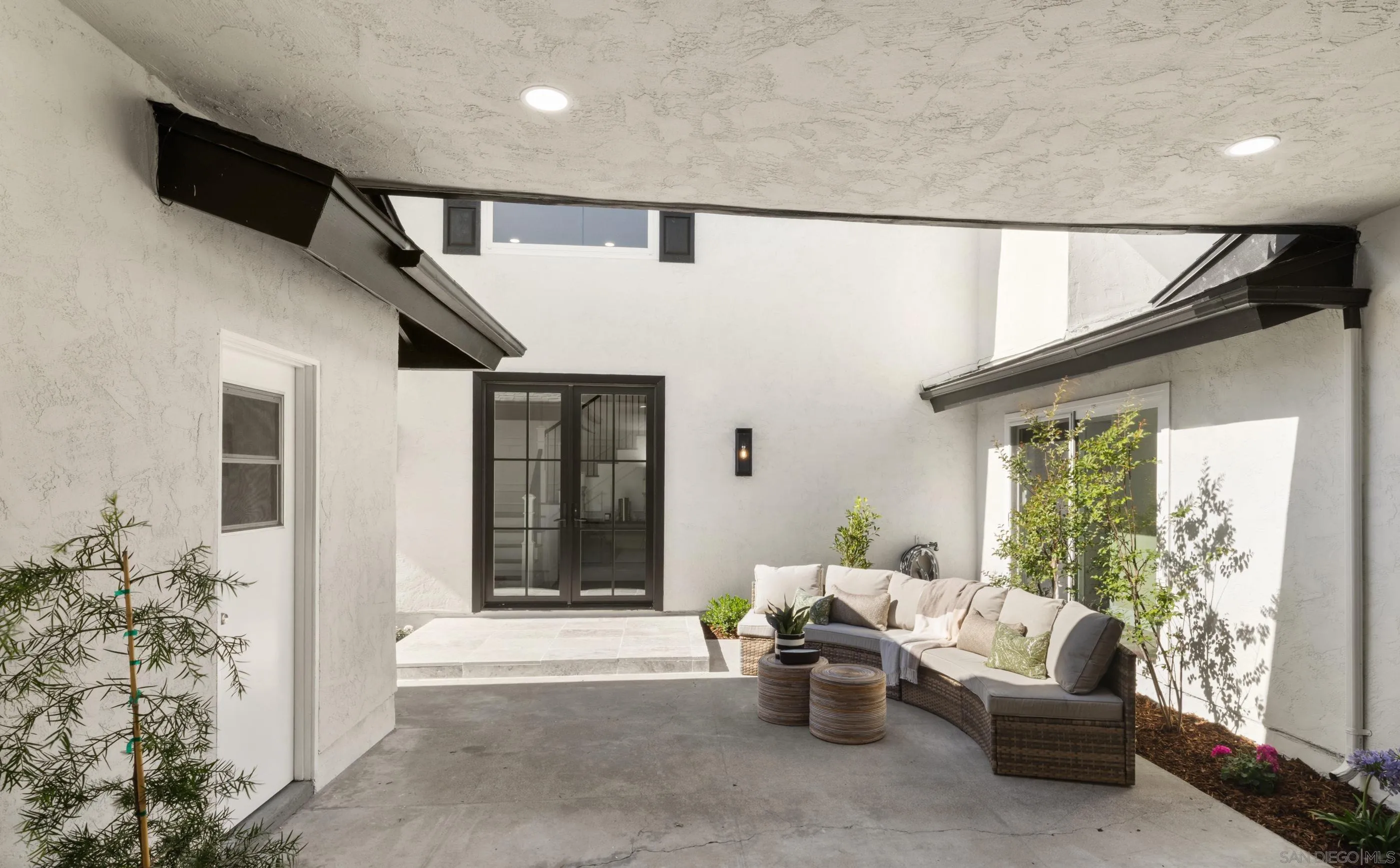 https://cdn.realtyfeed.com/cdn/127/260008104/0824f4e9b22b5130d94412bcc30a3b74.webp