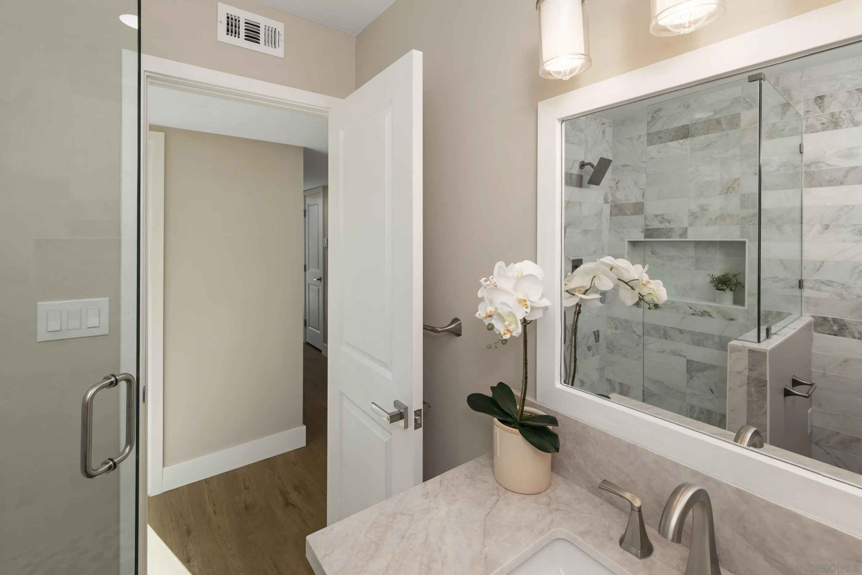https://cdn.realtyfeed.com/cdn/127/260008104/4eb6c0bbd48b410071630abf5d2d2357.webp