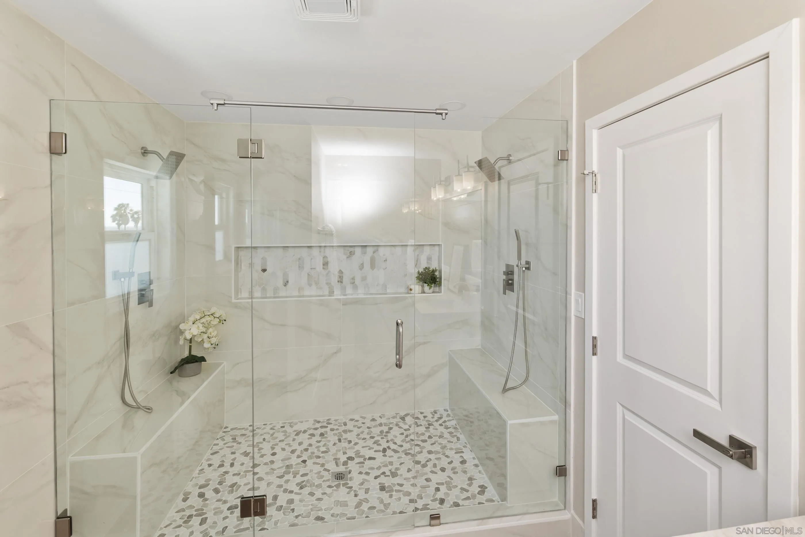 https://cdn.realtyfeed.com/cdn/127/260008104/a546c40d73cee7a71c8a96c4c6cb8243.webp