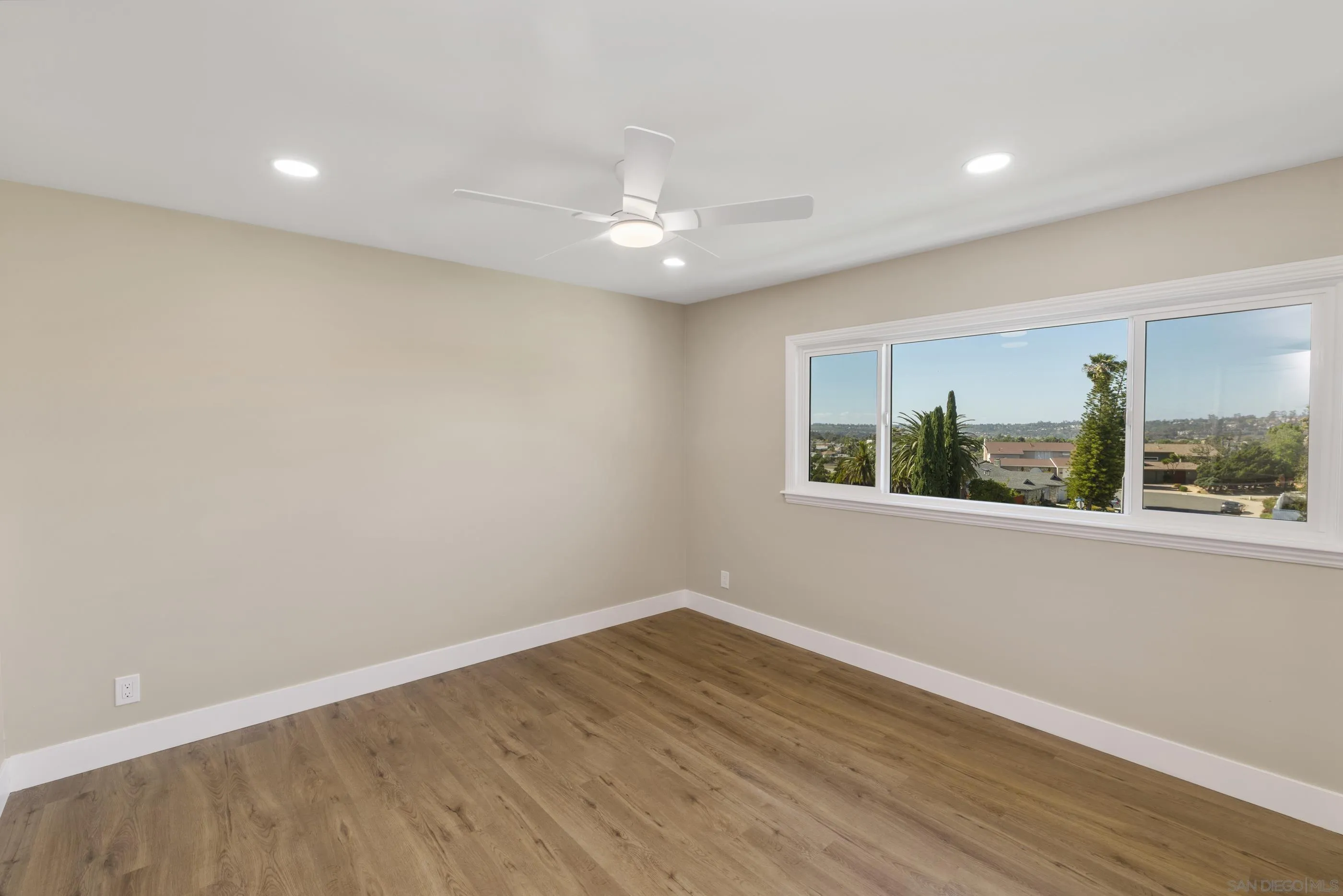 https://cdn.realtyfeed.com/cdn/127/260008104/a668efed71216c6b69573273a5298bbe.webp