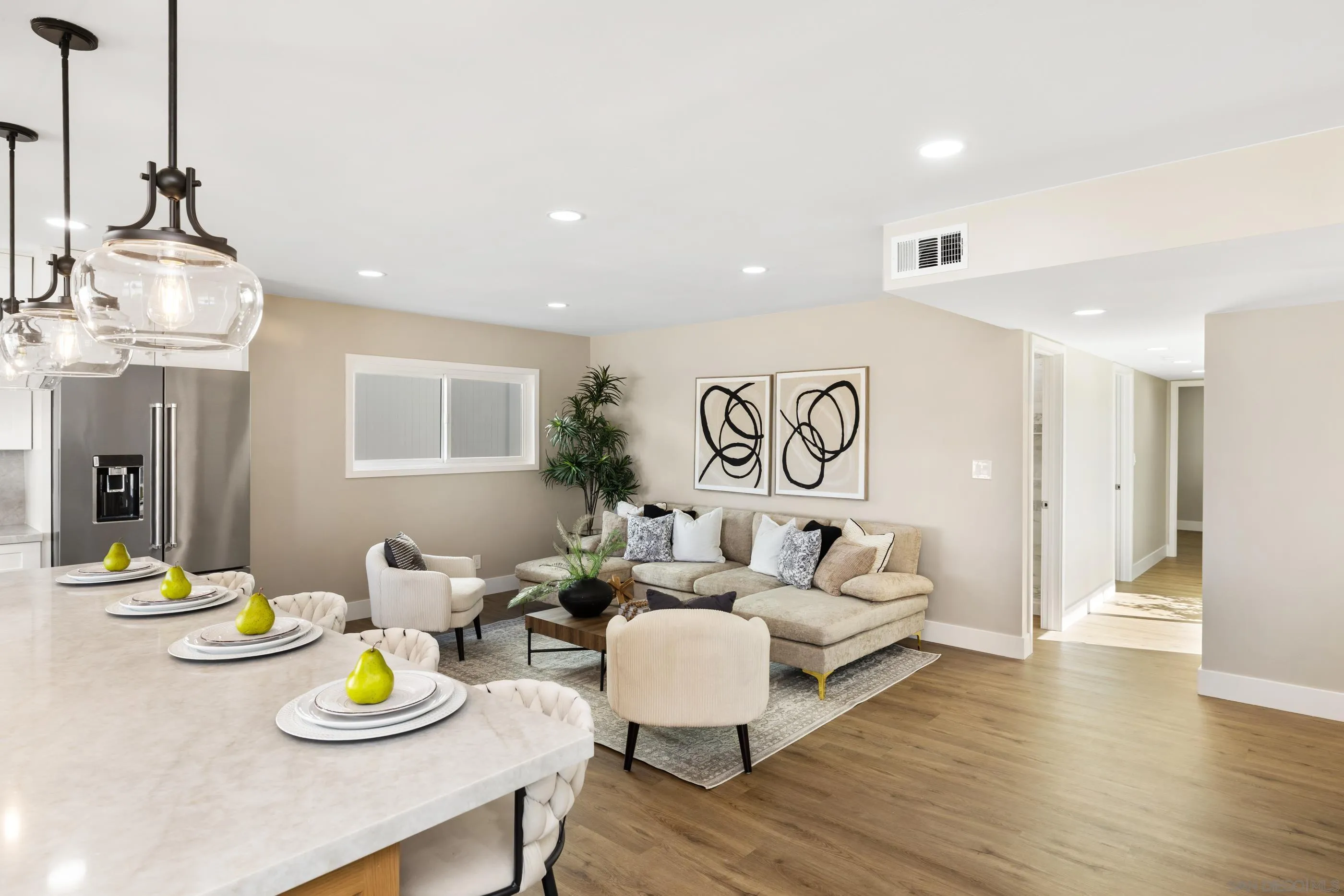 https://cdn.realtyfeed.com/cdn/127/260008104/f07fbbc166e91e875e42b33c37586dd4.webp