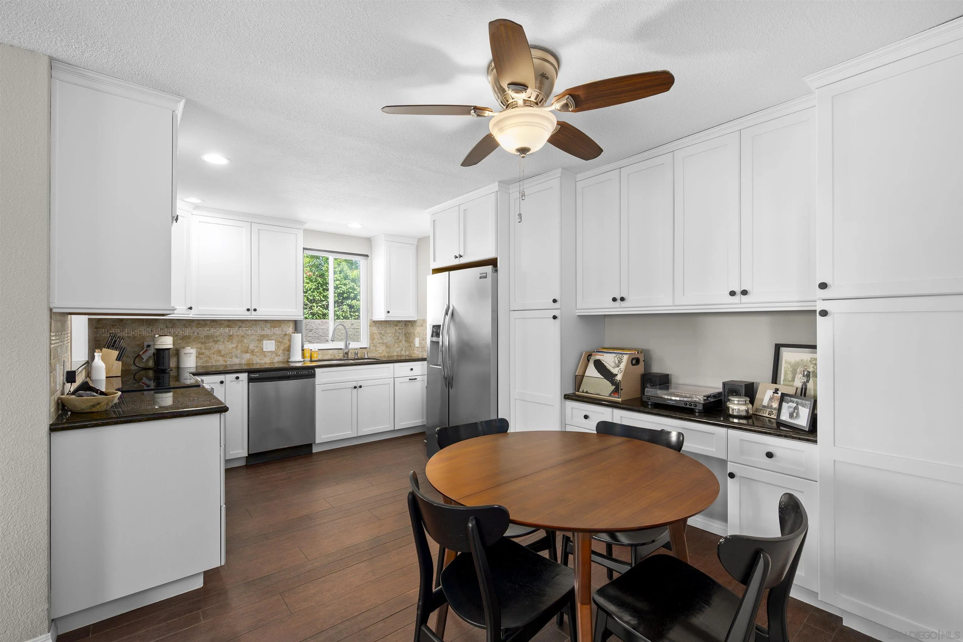 https://cdn.realtyfeed.com/cdn/127/260008107/b0a2876f3333379ed67d121c60e0edc3.webp