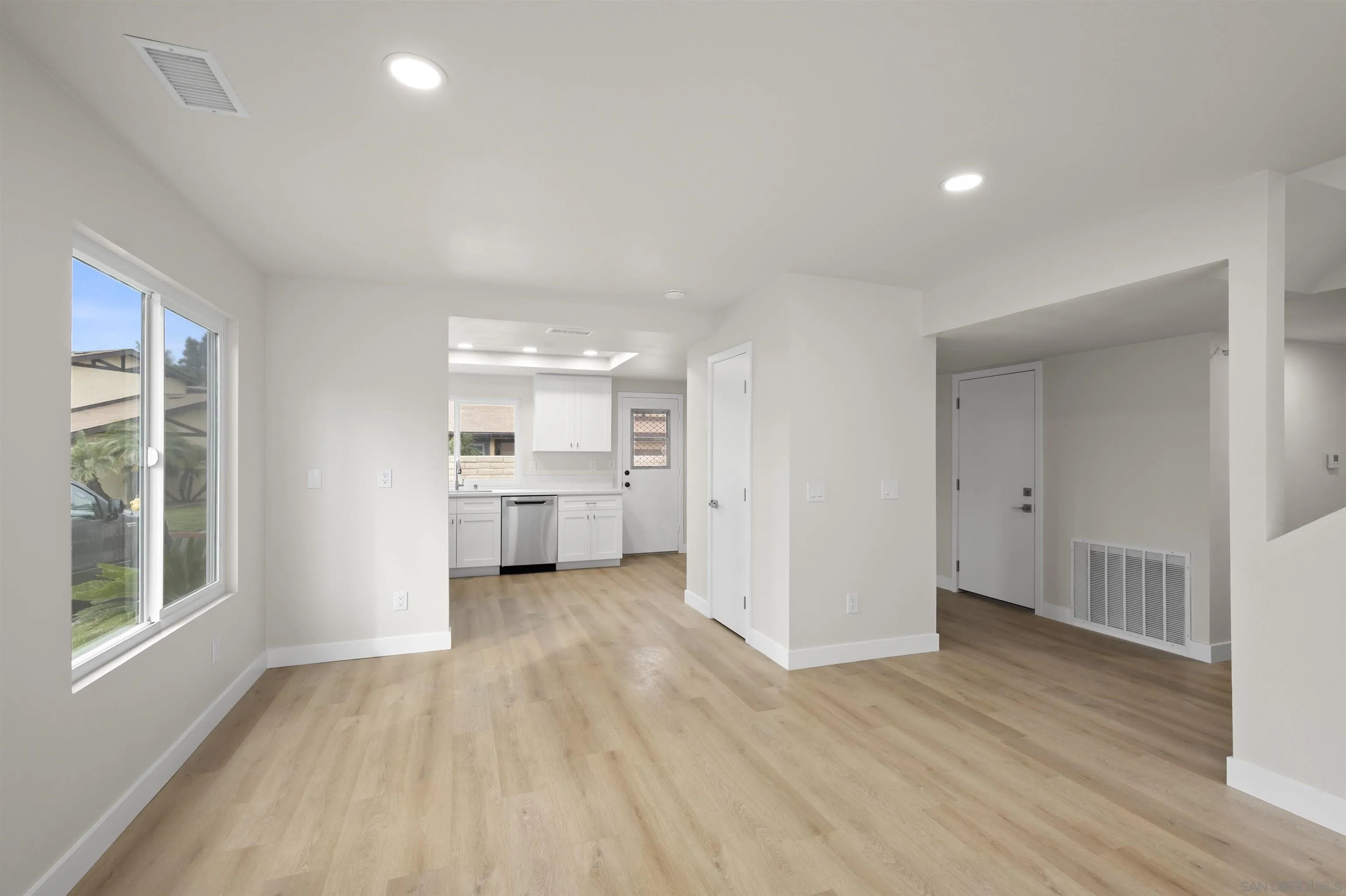 Photo #12: 260008108 Listing: Photo #12