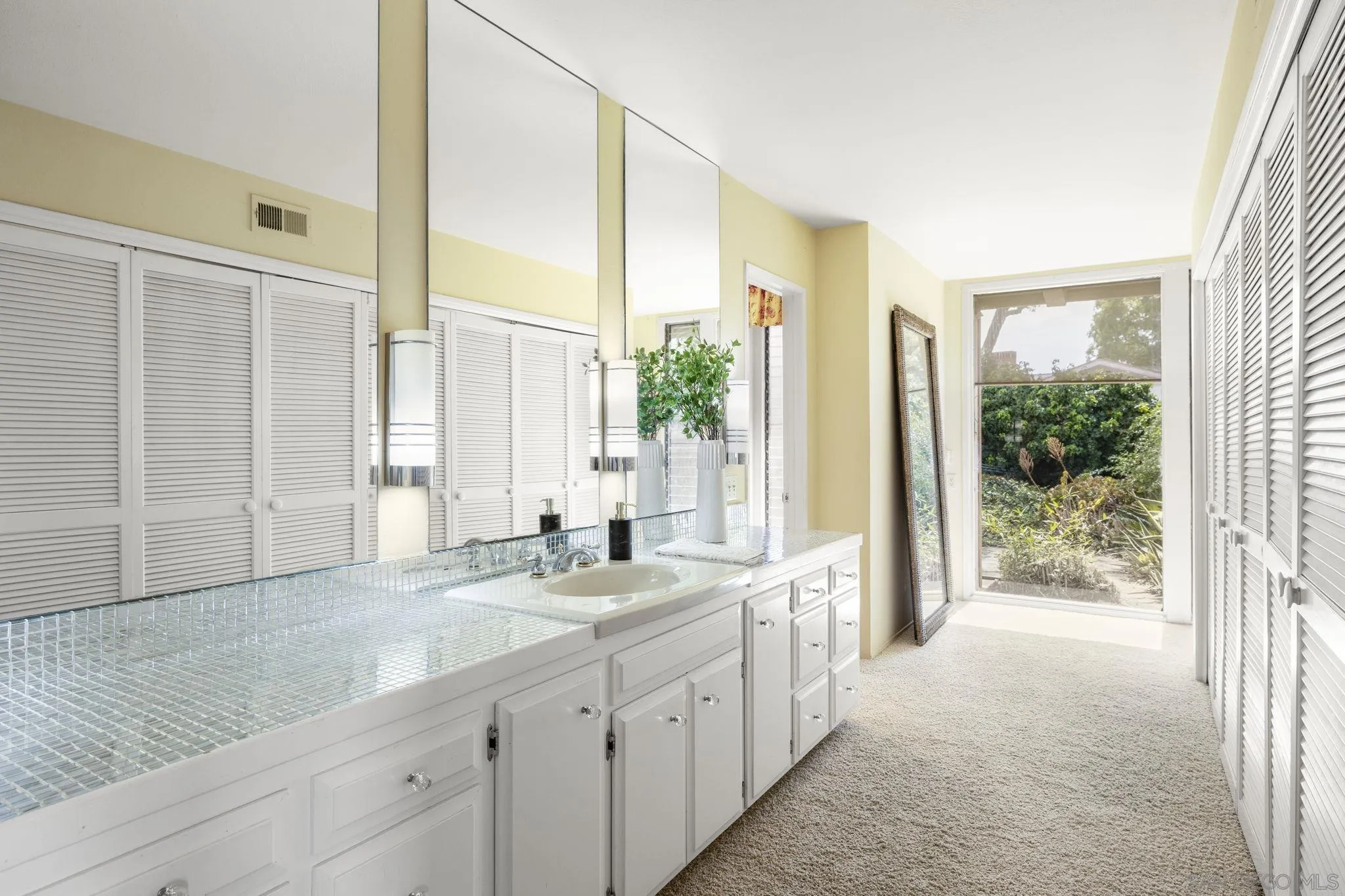 https://cdn.realtyfeed.com/cdn/127/260008109/119370fdf163900302159bbcf369bdc3.webp