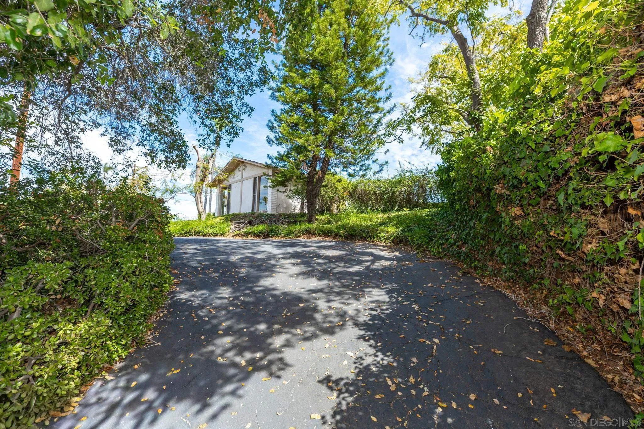 https://cdn.realtyfeed.com/cdn/127/260008109/123d0beb3c76e03724f81b3878f32e12.webp