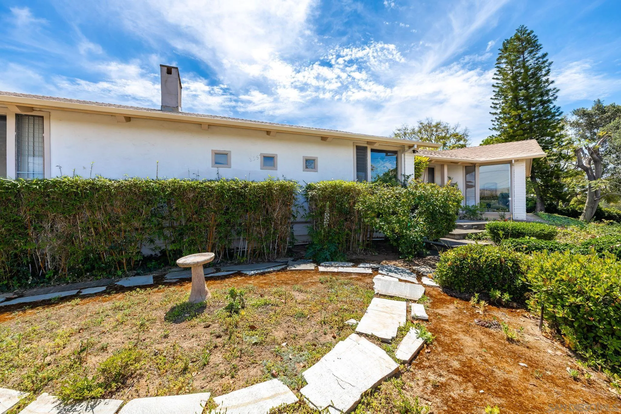 https://cdn.realtyfeed.com/cdn/127/260008109/260c7fc84e643f297ae336f4c39e64f1.webp