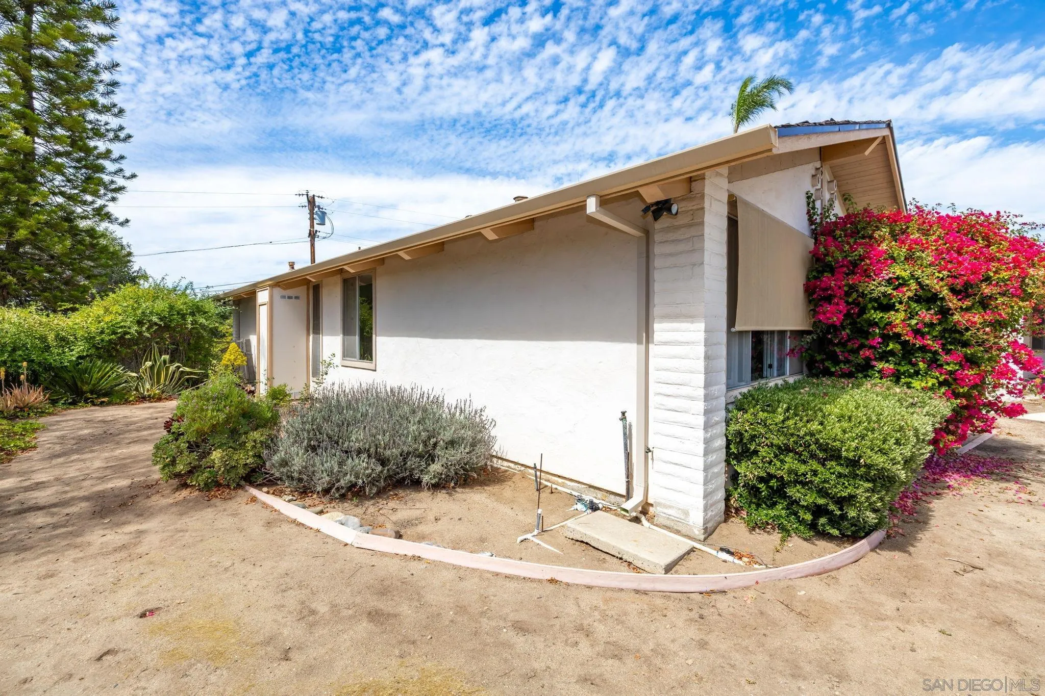 https://cdn.realtyfeed.com/cdn/127/260008109/400812629afb303bf5c7db5b40fcf88f.webp