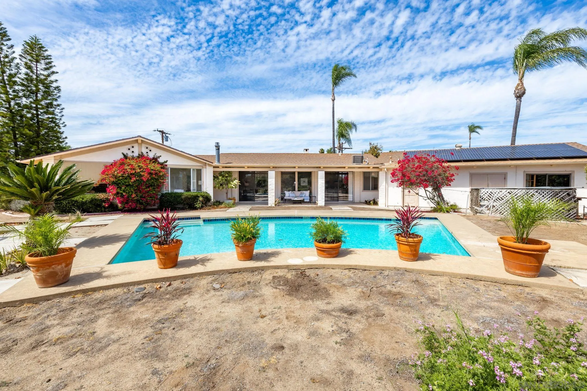 https://cdn.realtyfeed.com/cdn/127/260008109/86809ebd72726a37a00777a86332875d.webp