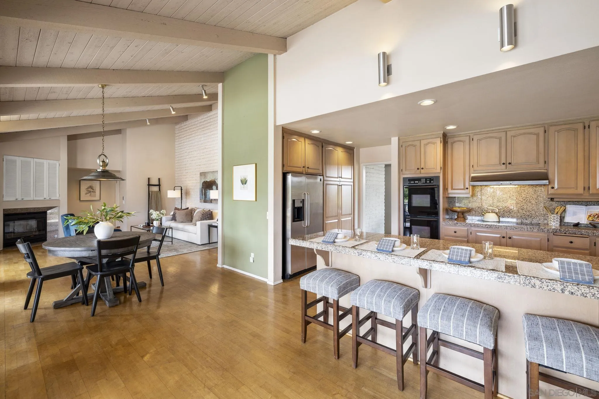 https://cdn.realtyfeed.com/cdn/127/260008109/8d5da74224e551371b136eff9254778d.webp