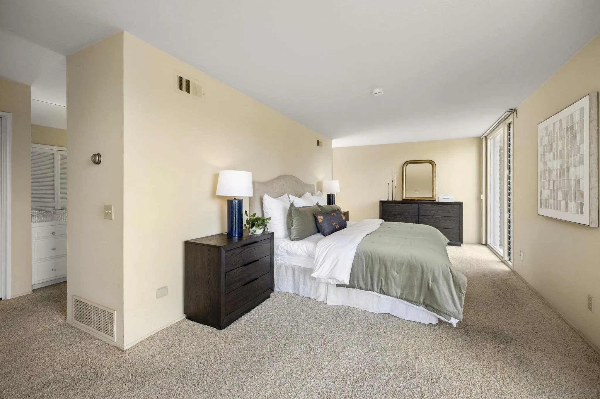 https://cdn.realtyfeed.com/cdn/127/260008109/cc0fc2b4ff69cf35b2eda336c796dbe3.webp