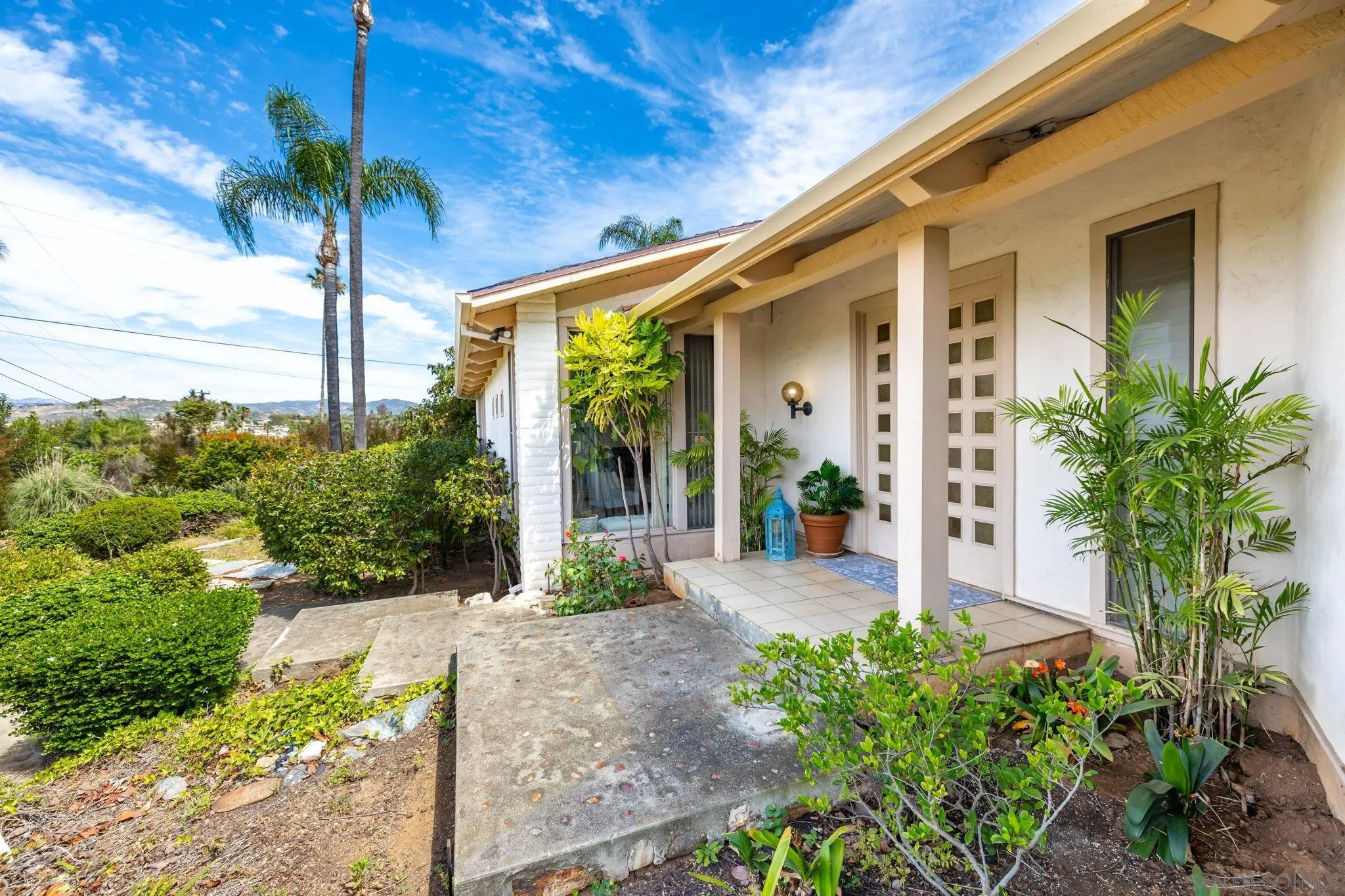 https://cdn.realtyfeed.com/cdn/127/260008109/cedde987f7f9b2d171fa580542c30fed.webp