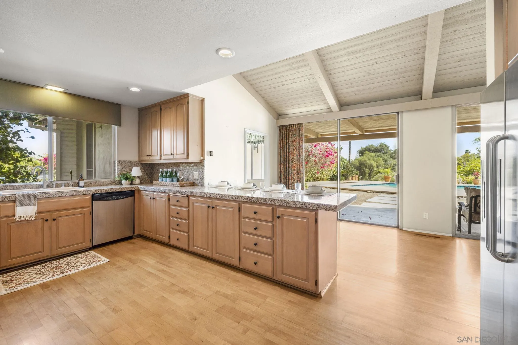 https://cdn.realtyfeed.com/cdn/127/260008109/db93c7dec9323ea230414ed7f64031a9.webp