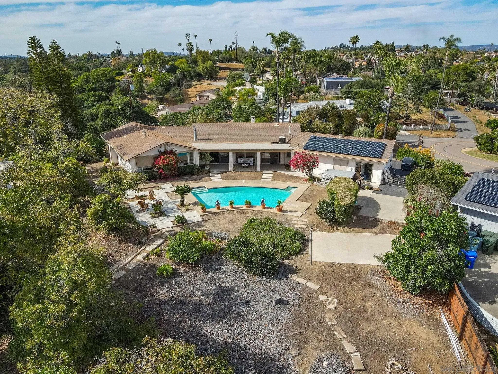 https://cdn.realtyfeed.com/cdn/127/260008109/e56554ab0ae043a0feedb56c78573486.webp