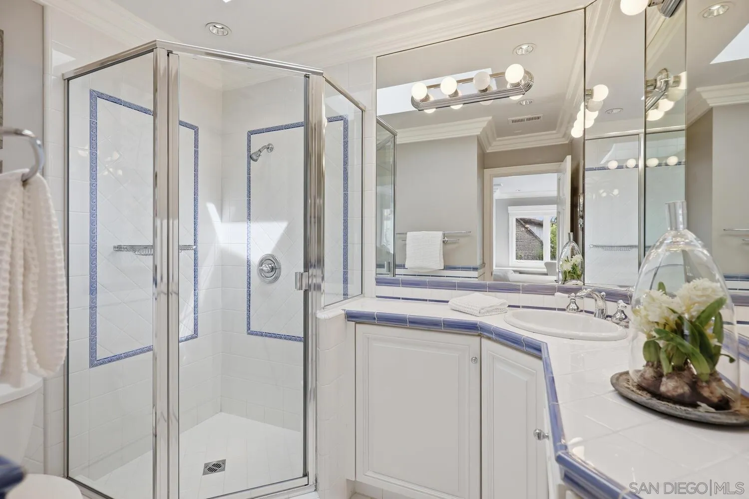 https://cdn.realtyfeed.com/cdn/127/260008111/22318cd306256ffcb582bcc1cb4b8673.webp