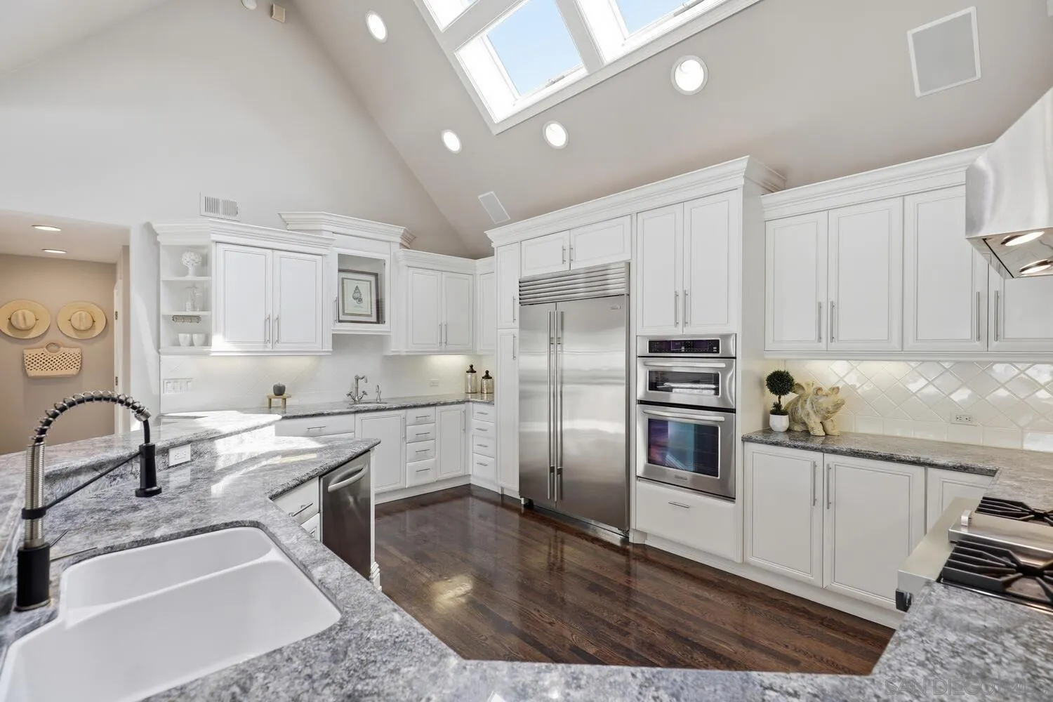 https://cdn.realtyfeed.com/cdn/127/260008111/224592497d871f4afc2a92b475c1b53e.webp