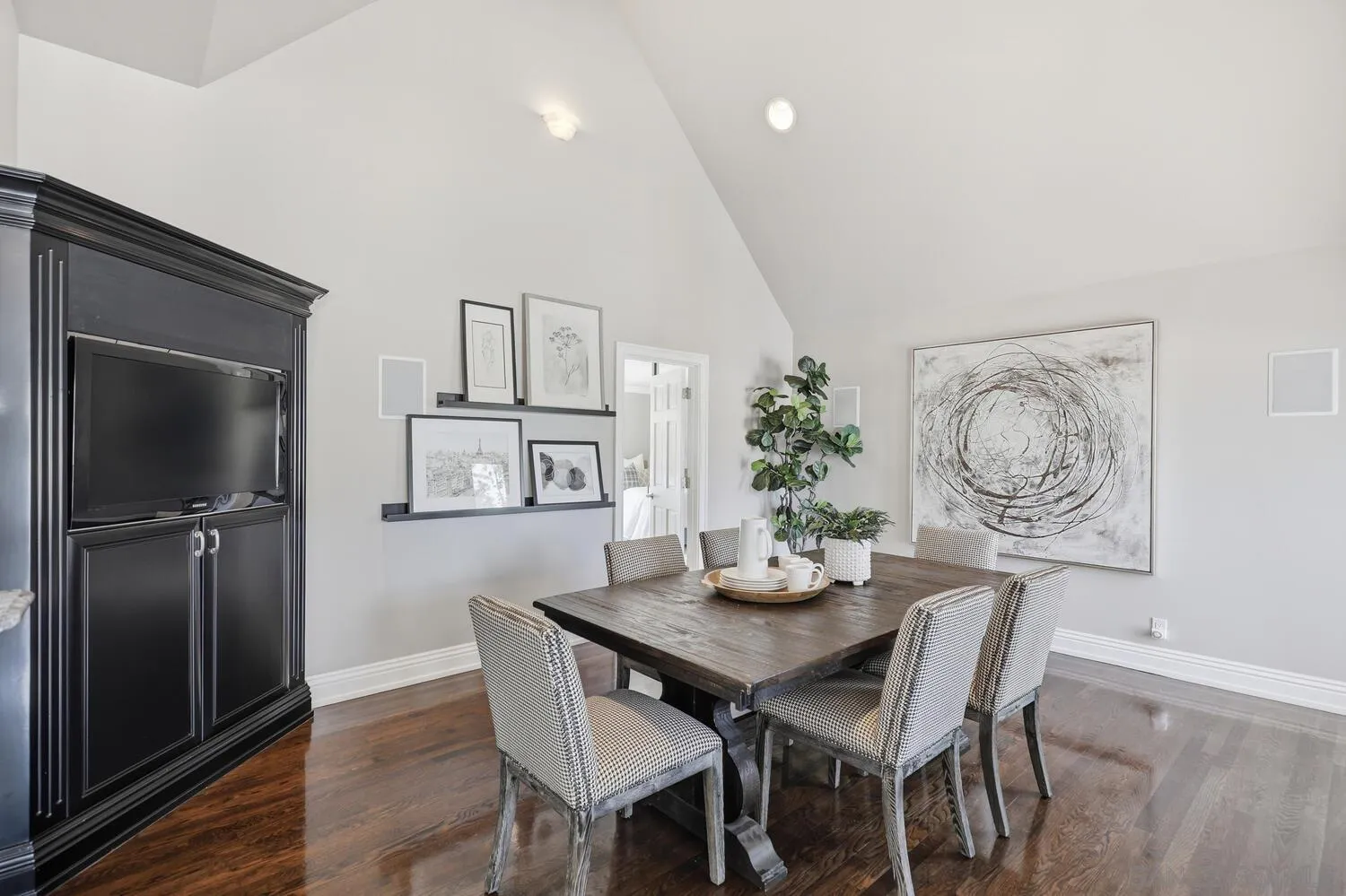 https://cdn.realtyfeed.com/cdn/127/260008111/4a390f2c77aa19ccc48fb0bd2c782ba9.webp