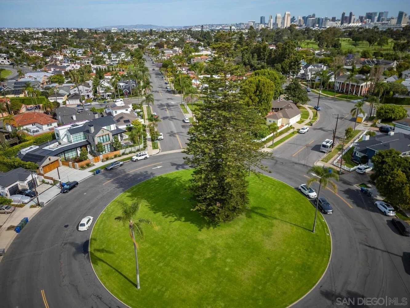 https://cdn.realtyfeed.com/cdn/127/260008111/509878d5d883657415c42fb0d1c55079.webp