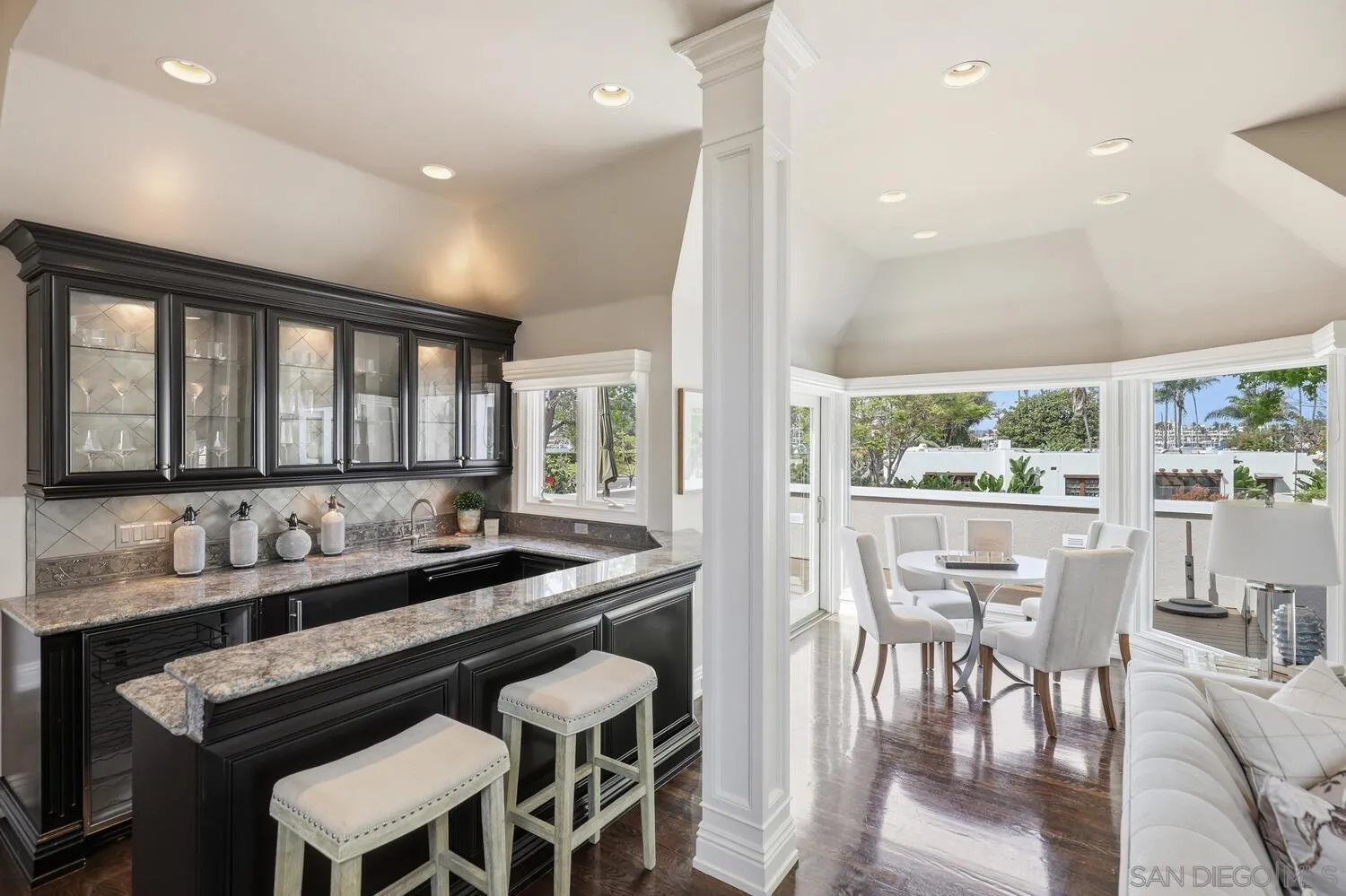 https://cdn.realtyfeed.com/cdn/127/260008111/54269d2e8bf6b02b7a13554da6783a86.webp