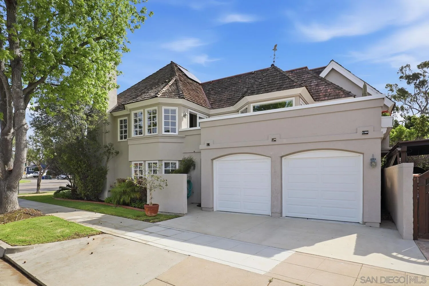 https://cdn.realtyfeed.com/cdn/127/260008111/80cf61914e3a676a8640ffa6ef29043b.webp