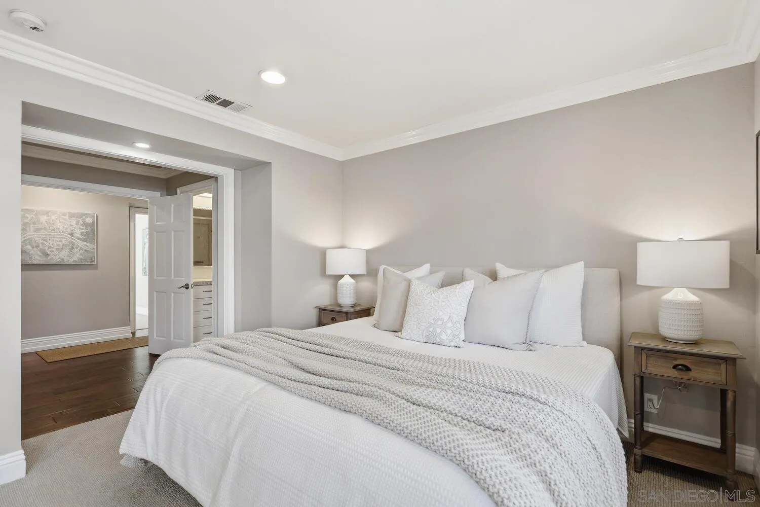 https://cdn.realtyfeed.com/cdn/127/260008111/a663ee9b2870b6ea590b7ddcec6d601a.webp