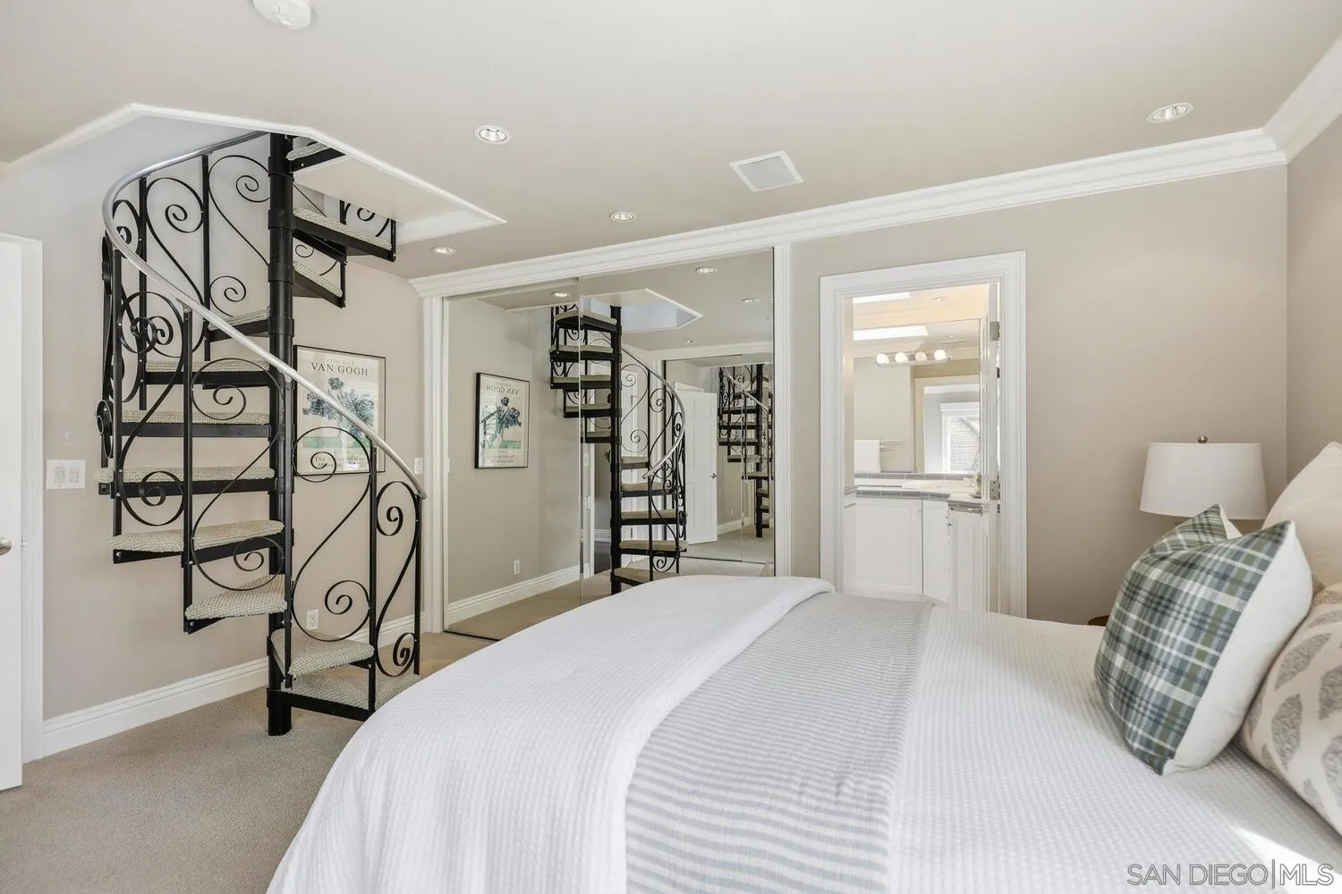 https://cdn.realtyfeed.com/cdn/127/260008111/c8bd448911b9c009410253e3d3e9048c.webp