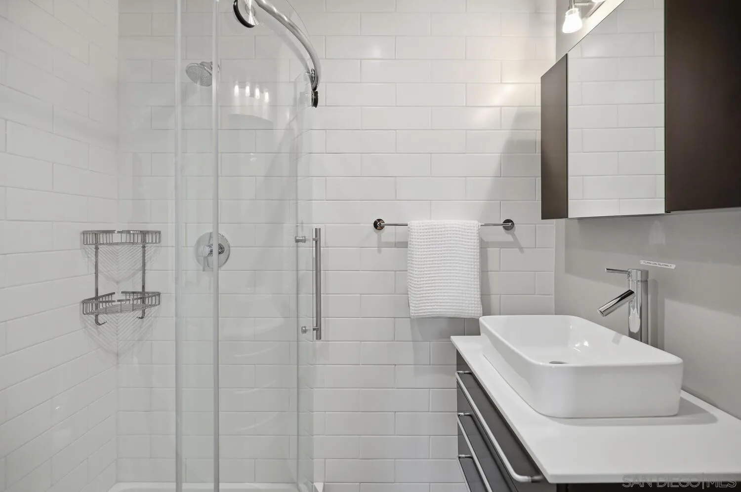 https://cdn.realtyfeed.com/cdn/127/260008111/f5e5c449c77cc70138bc07e0486b9429.webp