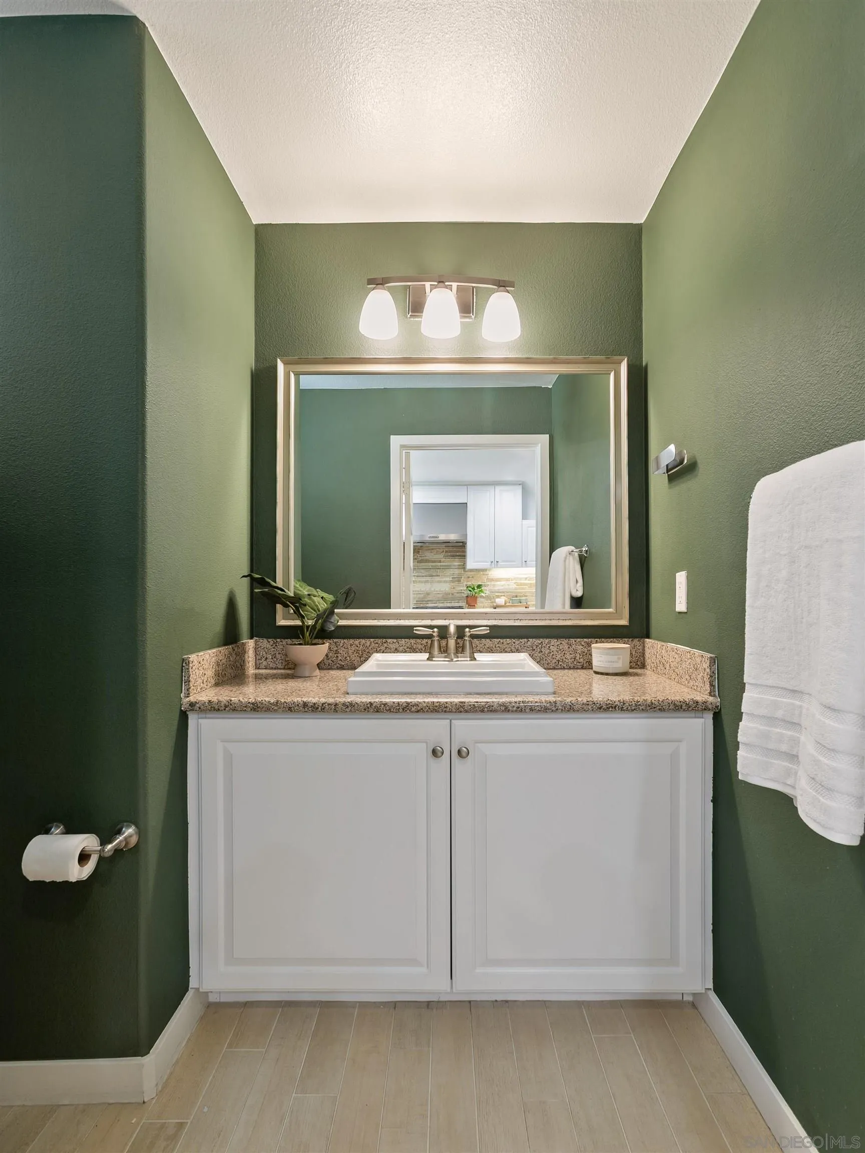 Photo #10: 260008115 Listing: Photo #10