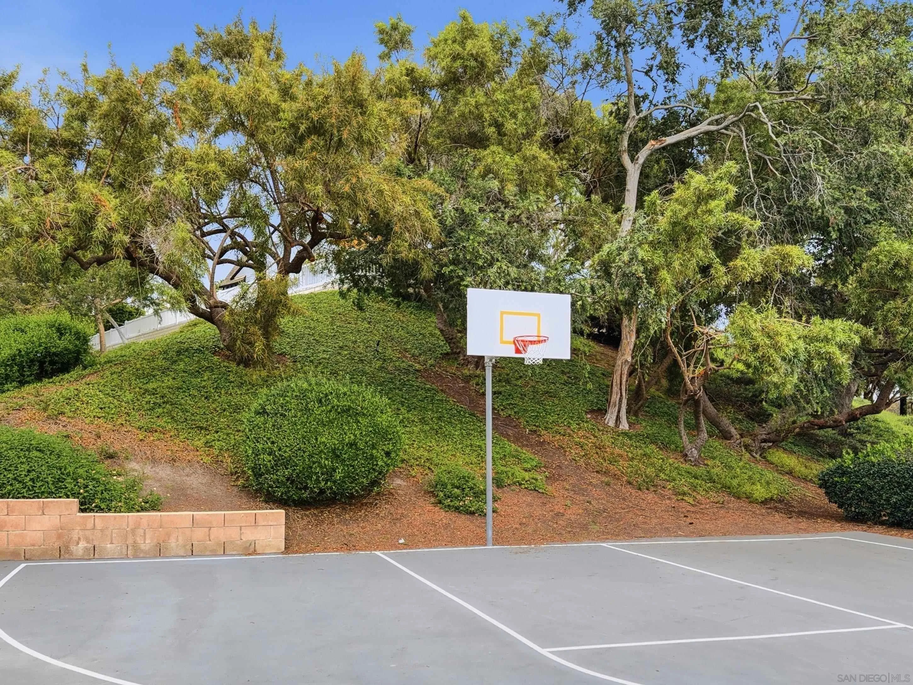 Photo #34: 260008117 Listing: Photo #34