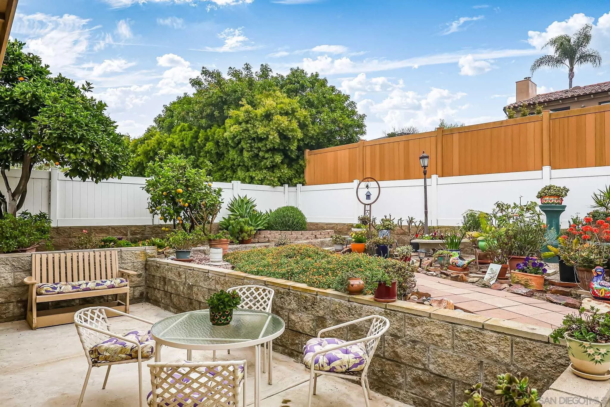 https://cdn.realtyfeed.com/cdn/127/260008118/b058432e8692464432d90f22cdf79991.webp