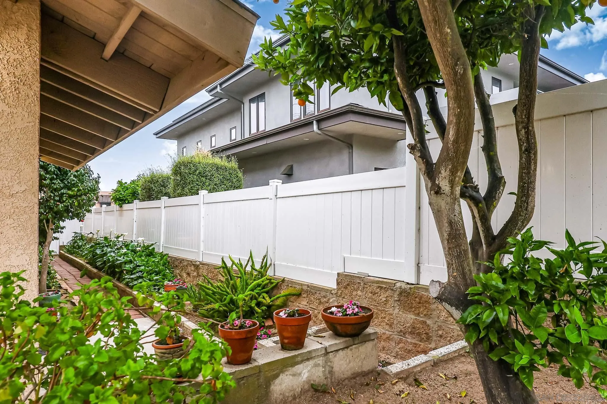 https://cdn.realtyfeed.com/cdn/127/260008118/c4959fd77d085994320f465e29fed79d.webp