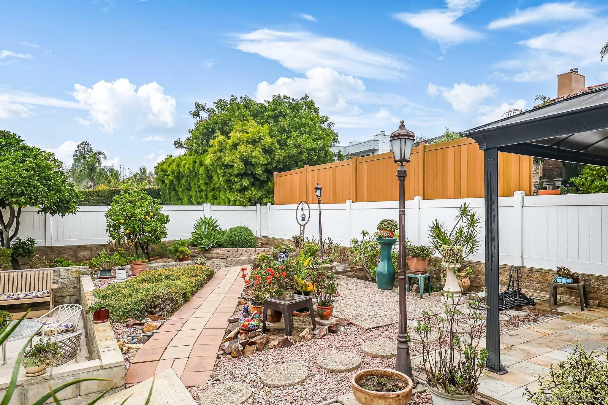 https://cdn.realtyfeed.com/cdn/127/260008118/d326fcfe3b86813fdb2b0583a240a100.webp