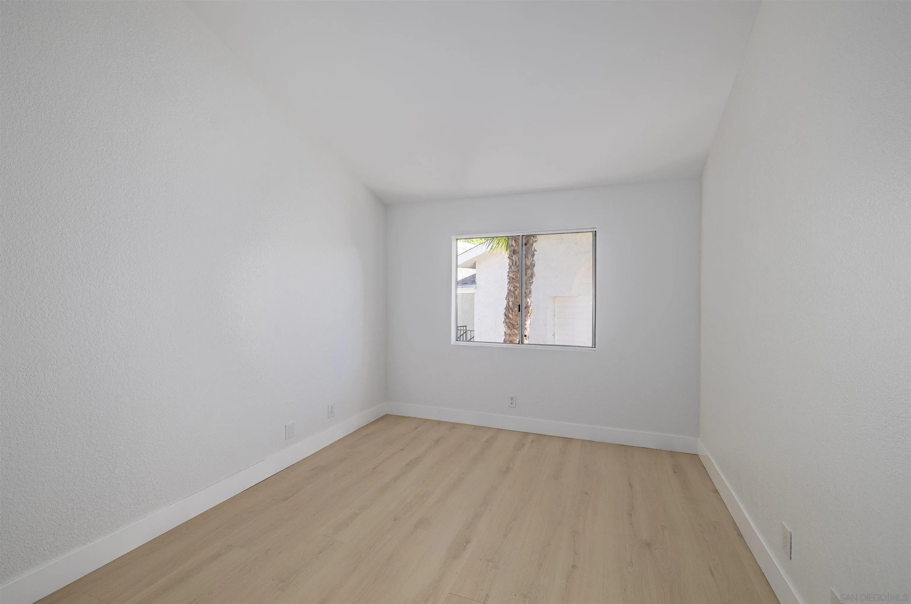 Photo #7: 260008124 Listing: Photo #7