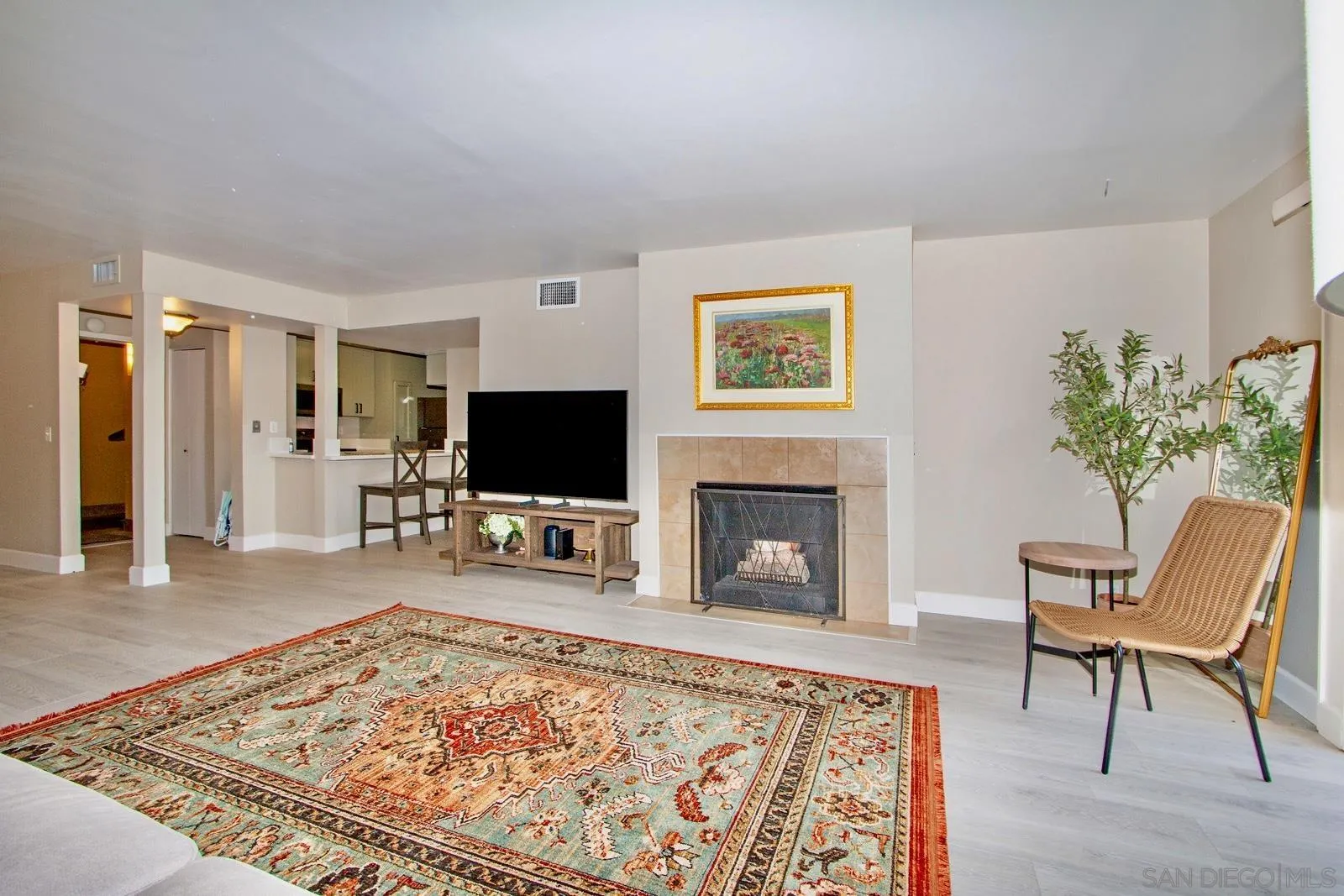 Photo #7: 260008126 Listing: Photo #7