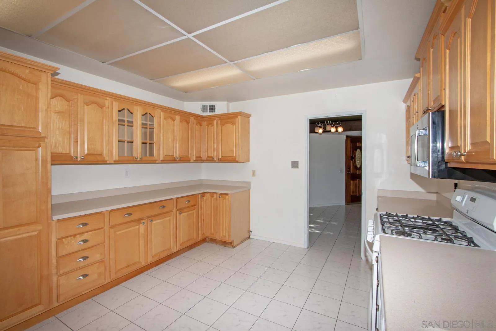 https://cdn.realtyfeed.com/cdn/127/260008134/5e26bd1188635847dd934c83602bb44f.webp