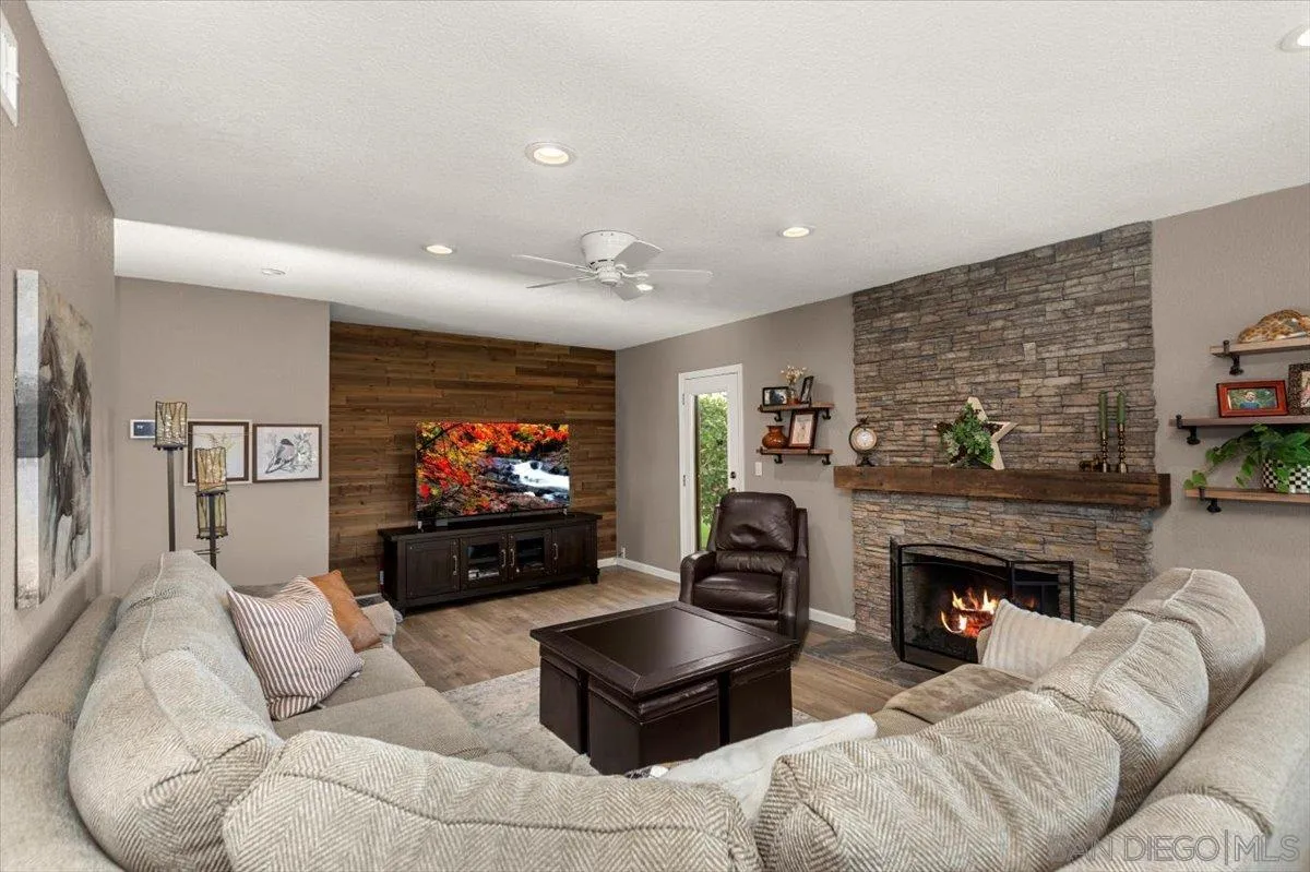 https://cdn.realtyfeed.com/cdn/127/260008141/019509073e80e974f65eff6e4cb833a6.webp