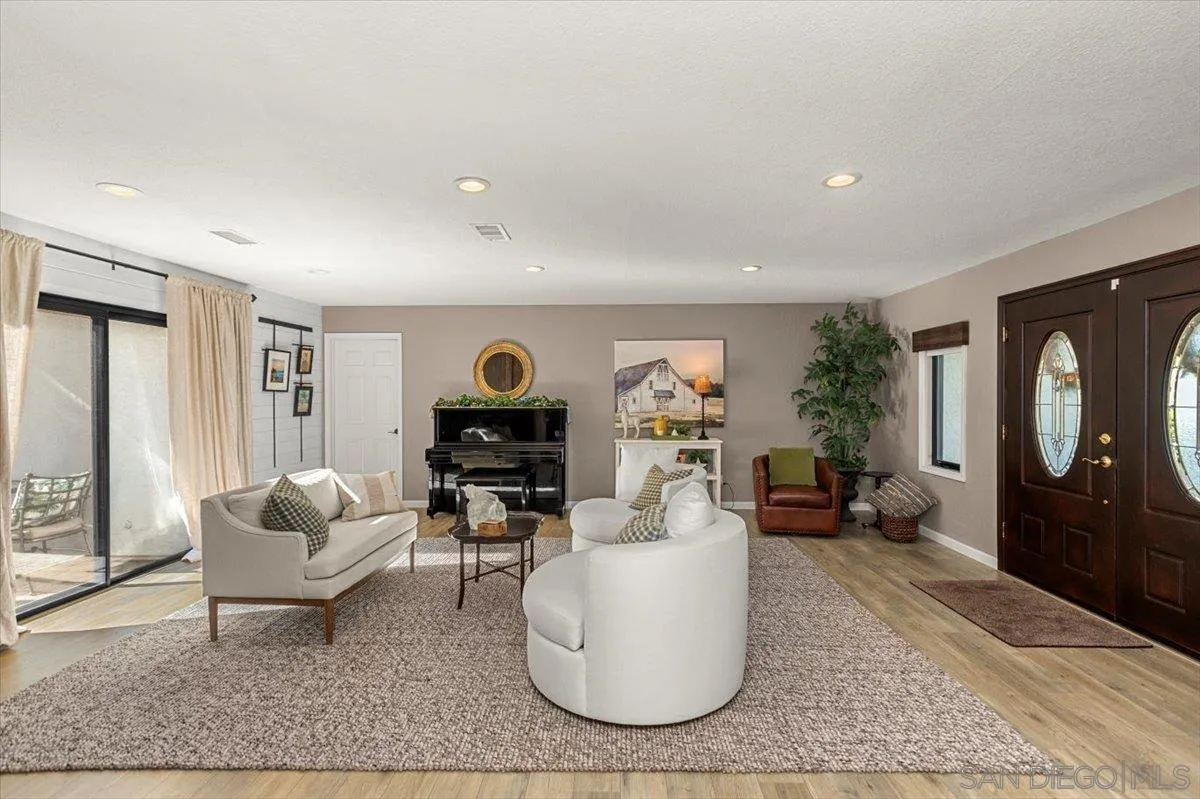 https://cdn.realtyfeed.com/cdn/127/260008141/6226681c708c9c910ced52ff33768460.webp