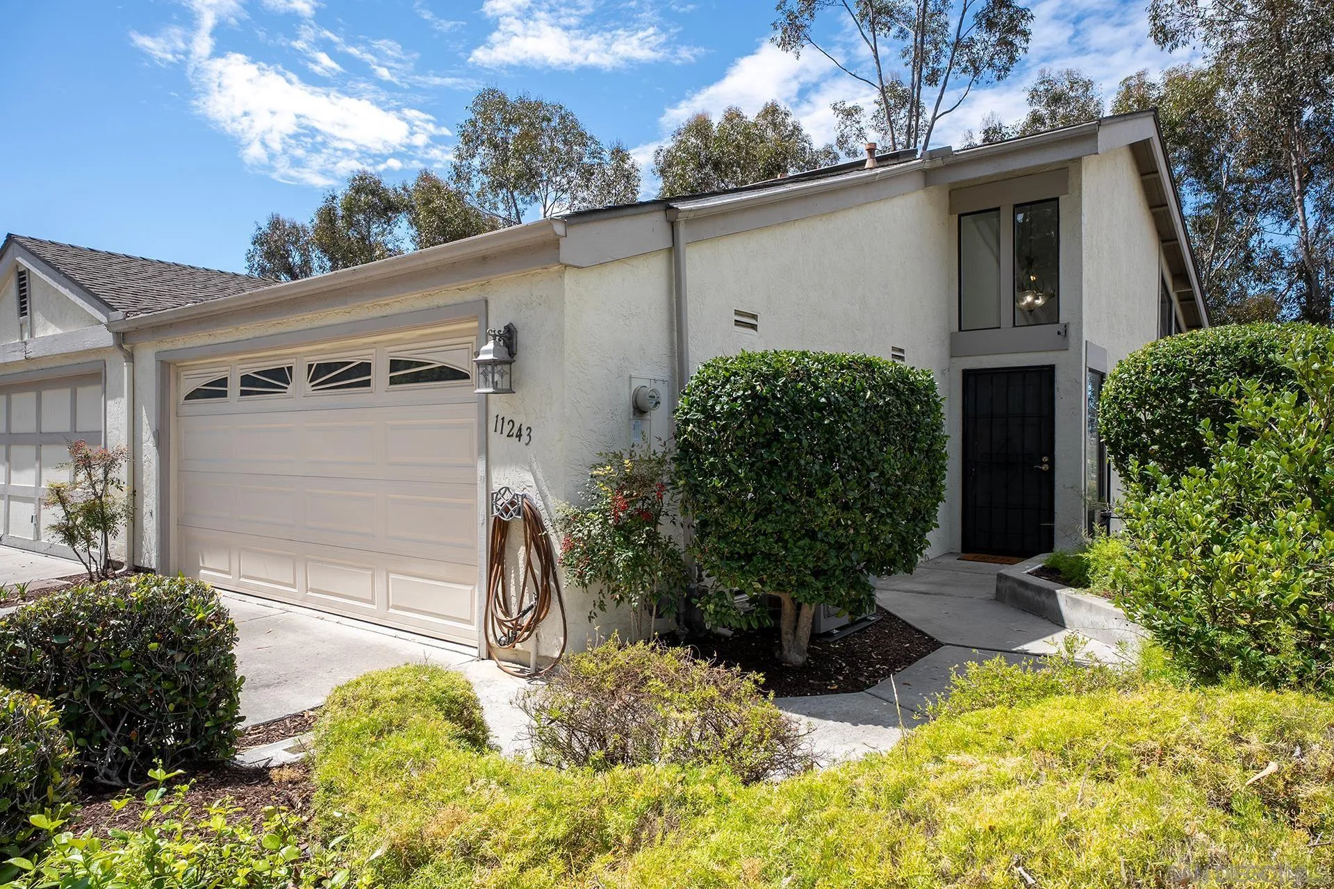 Photo #2: 260008144 Listing: Photo #2