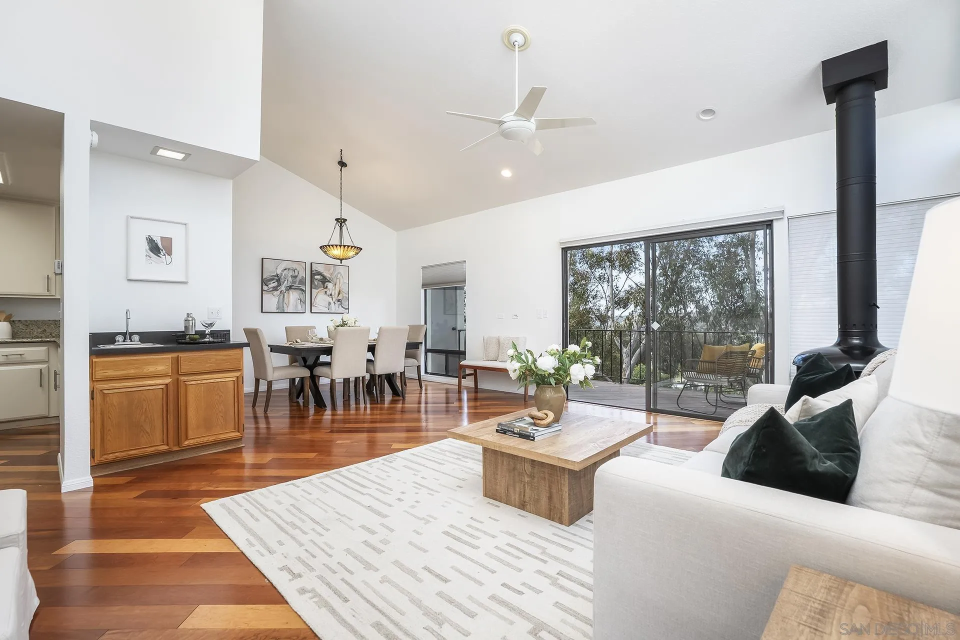 Photo #8: 260008144 Listing: Photo #8