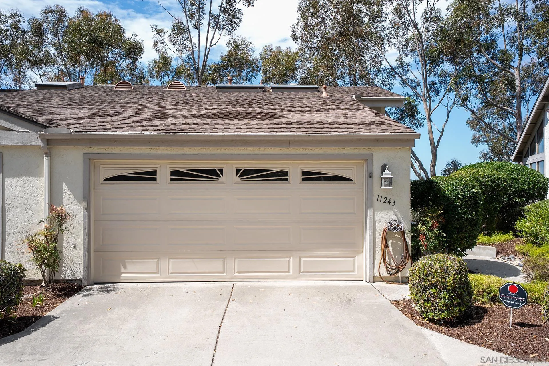 Photo #4: 260008144 Listing: Photo #4