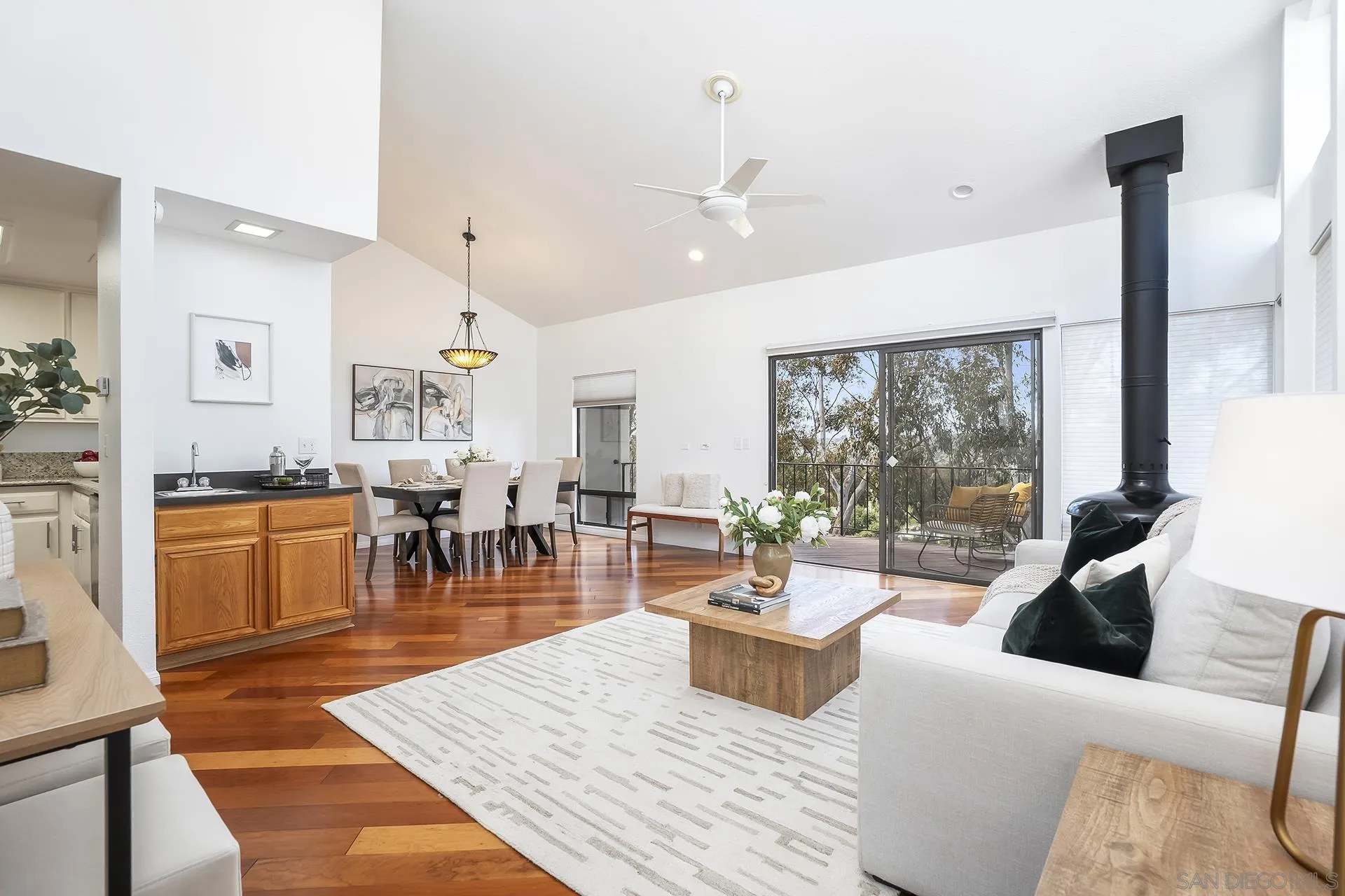 Photo #7: 260008144 Listing: Photo #7