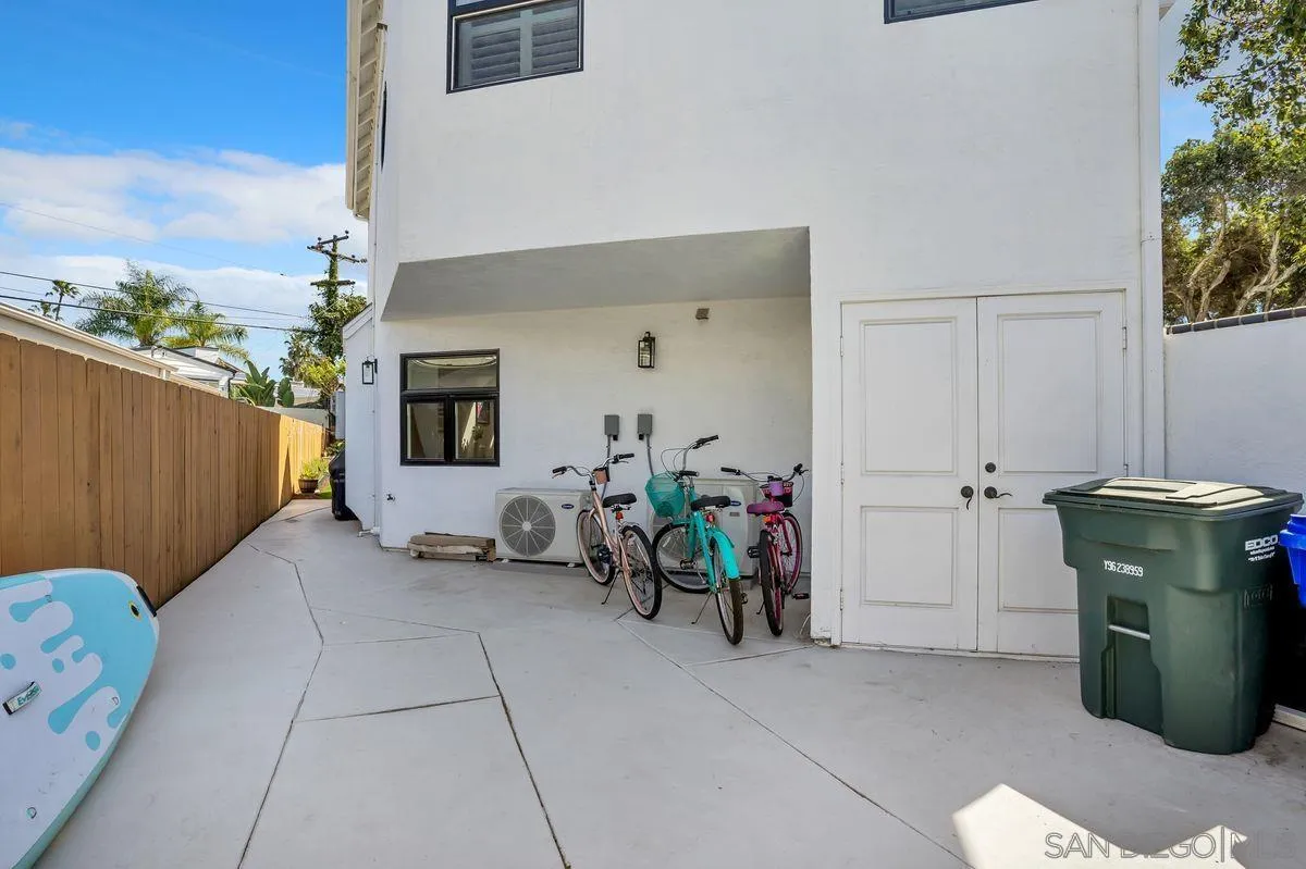 https://cdn.realtyfeed.com/cdn/127/260008154/1699e5f9bf7e2b0e435a47d057a12c58.webp