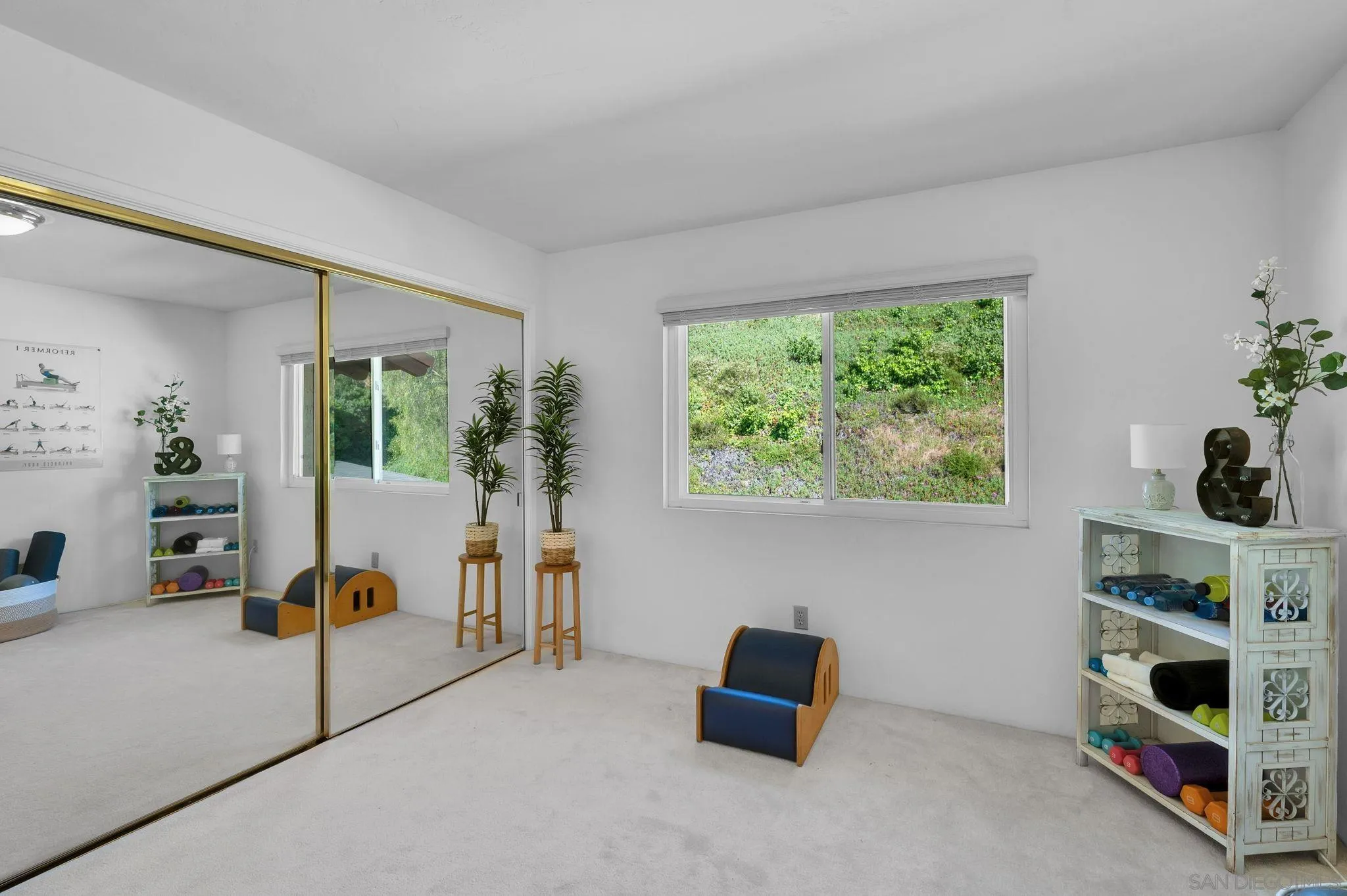 https://cdn.realtyfeed.com/cdn/127/260008159/1e355a61b880176b416b6ead6a114108.webp