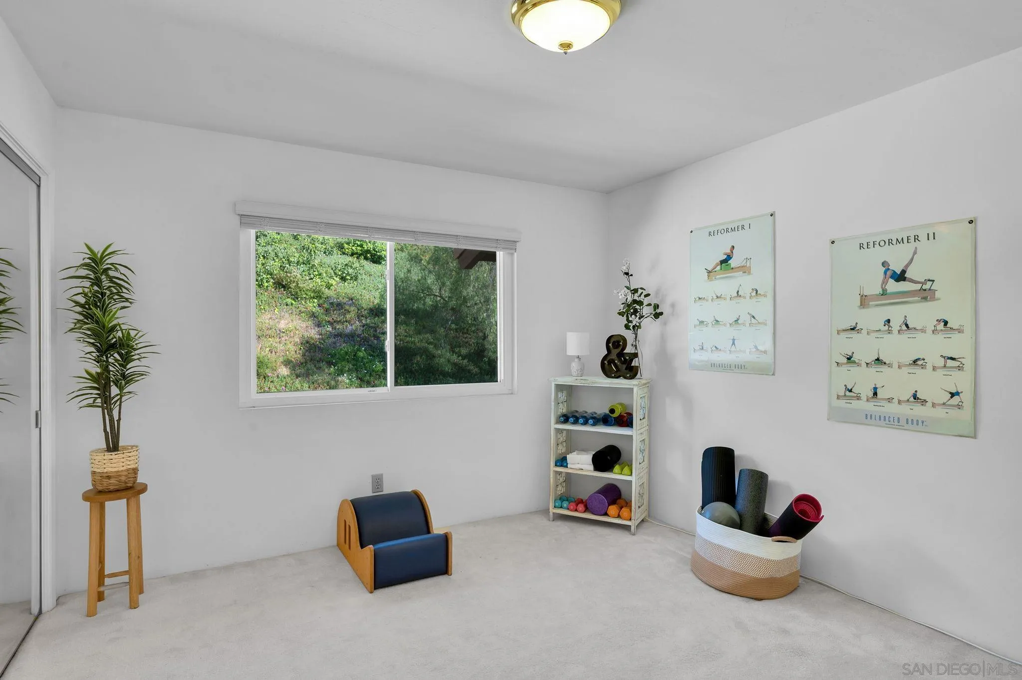https://cdn.realtyfeed.com/cdn/127/260008159/581a400c6901623604ba4d10df94186f.webp
