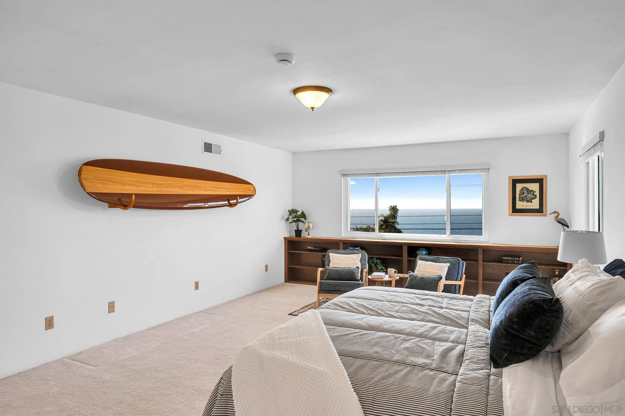 https://cdn.realtyfeed.com/cdn/127/260008159/abfa97aa111712738713a40872fe32a3.webp