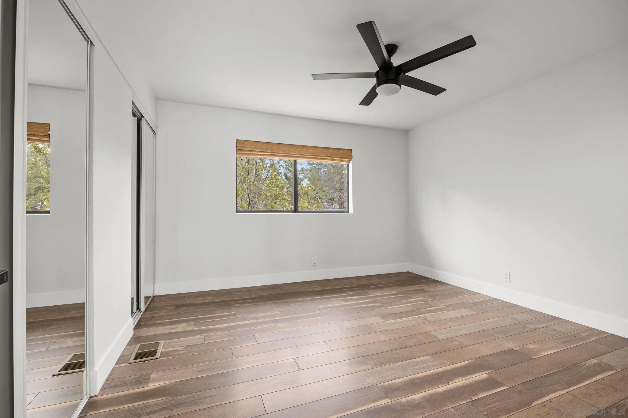 https://cdn.realtyfeed.com/cdn/127/260008161/3011a4973636b8505e70acdf34c2ba7f.webp
