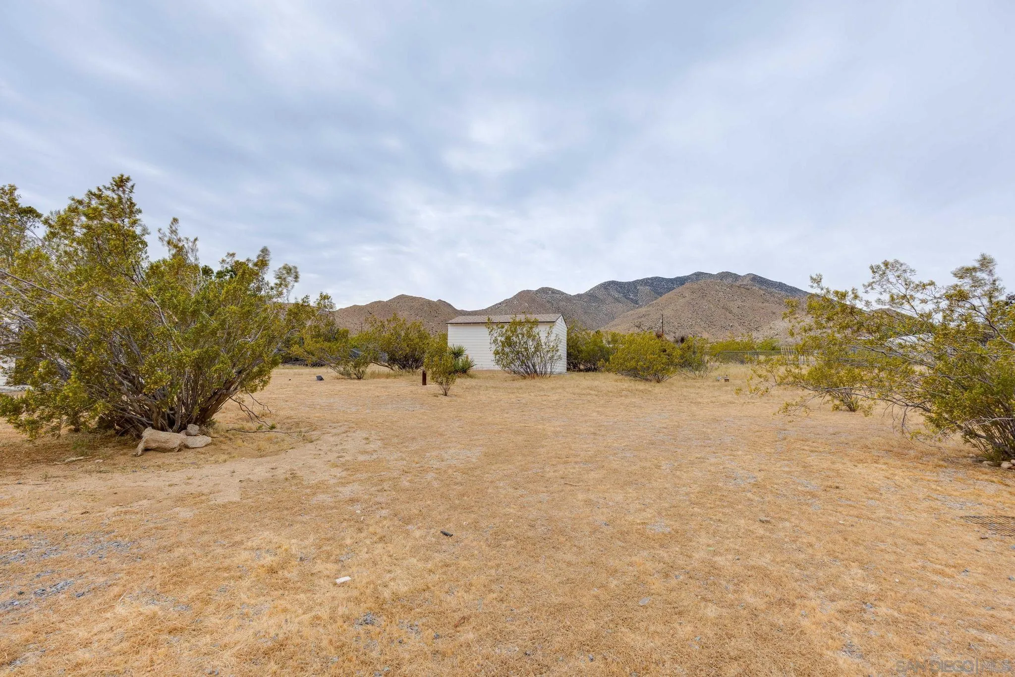 https://cdn.realtyfeed.com/cdn/127/260008161/6e5bc4f4d6de064e43eb722853c13c42.webp