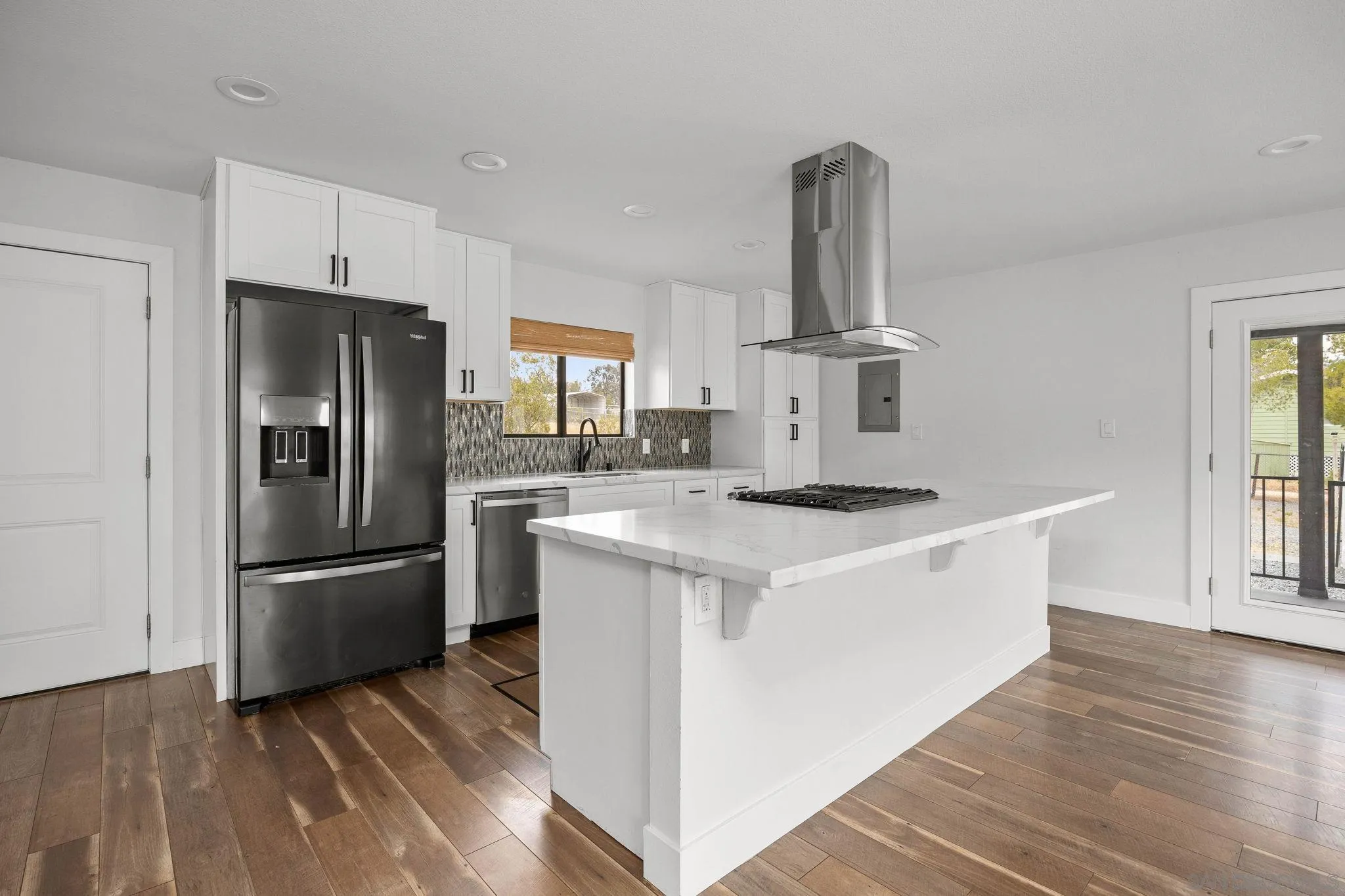 https://cdn.realtyfeed.com/cdn/127/260008161/dd4313703bf4434548d3b8c81db302a8.webp