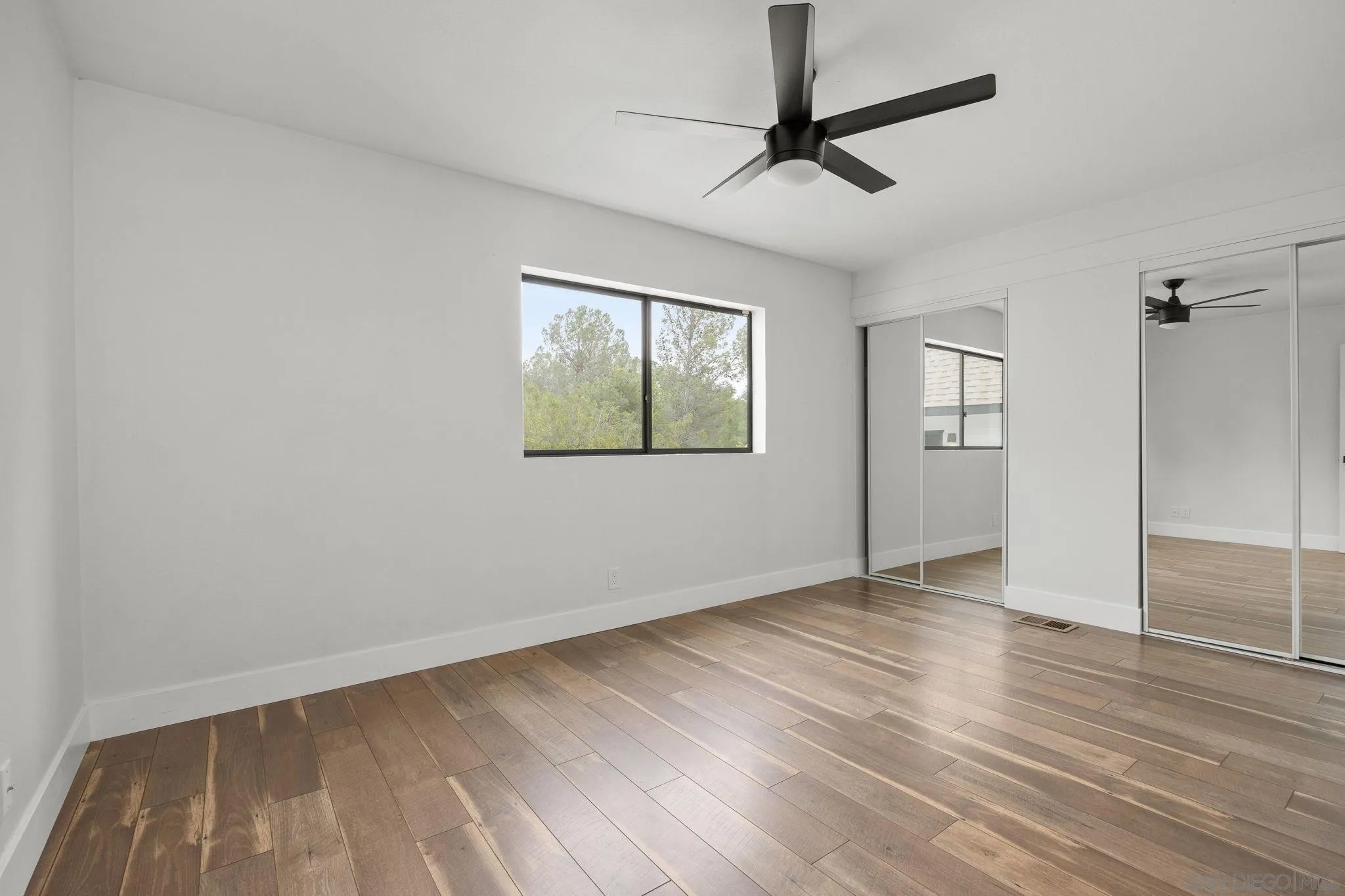 https://cdn.realtyfeed.com/cdn/127/260008161/e53dad9fbb87cfb3b55a59143e92b149.webp