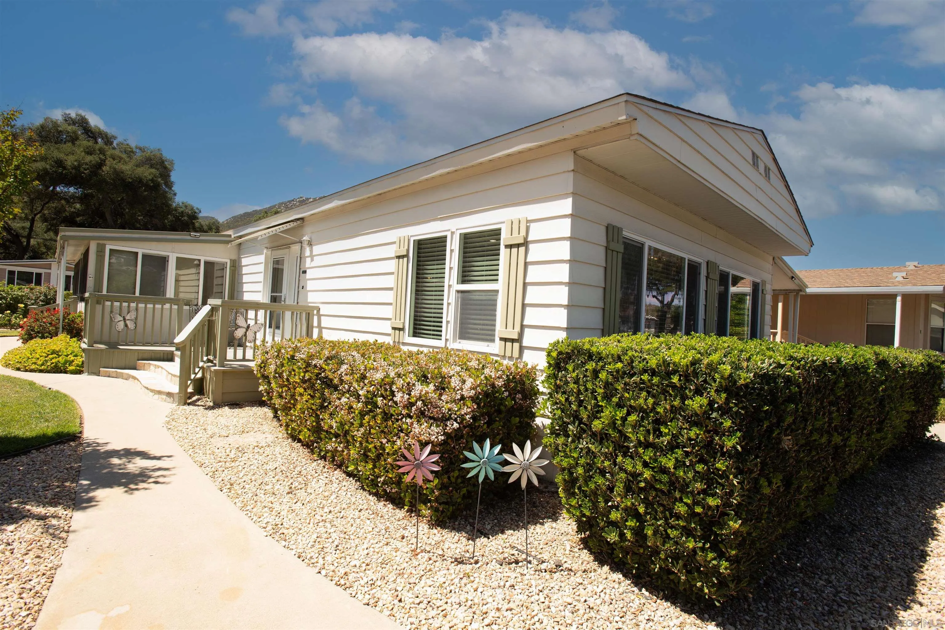 https://cdn.realtyfeed.com/cdn/127/260008164/43c13d2ad9842d3a84a83fdc908b42d3.webp