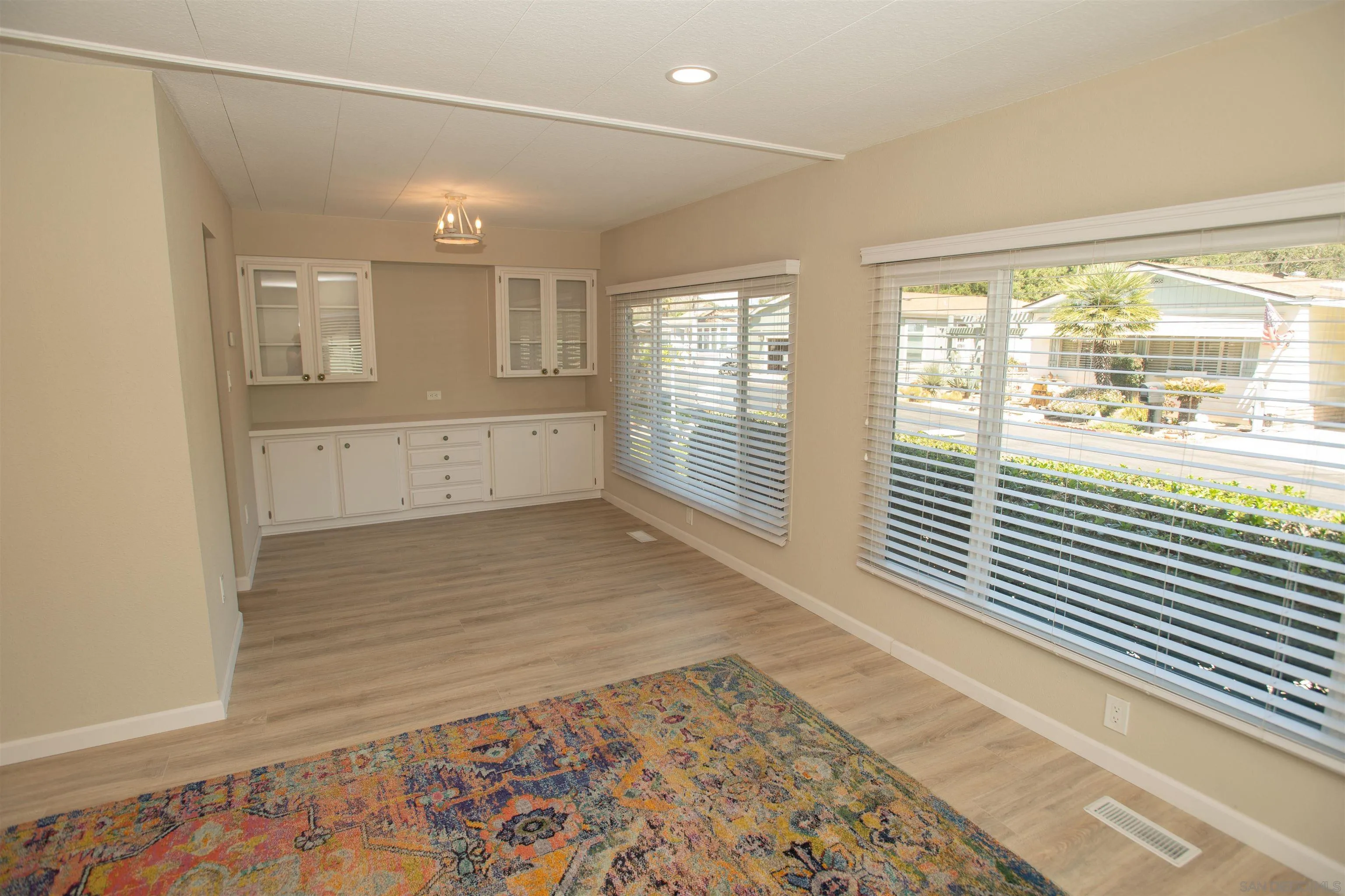 https://cdn.realtyfeed.com/cdn/127/260008164/563db60607a05be76e713302d3256a75.webp